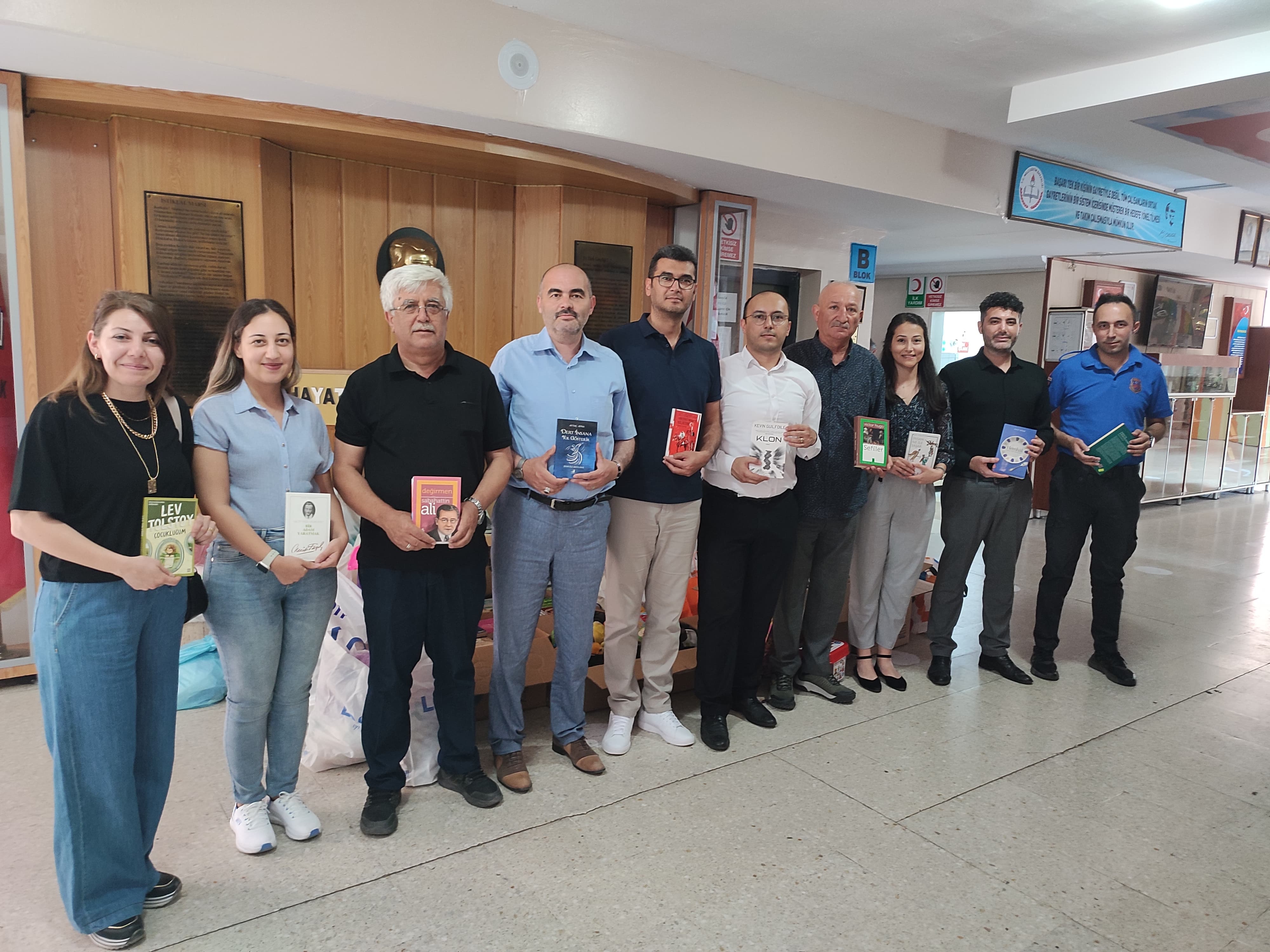 Afyon’da Öğrenci̇lerden Mahkûmlara Ki̇tap Desteği̇