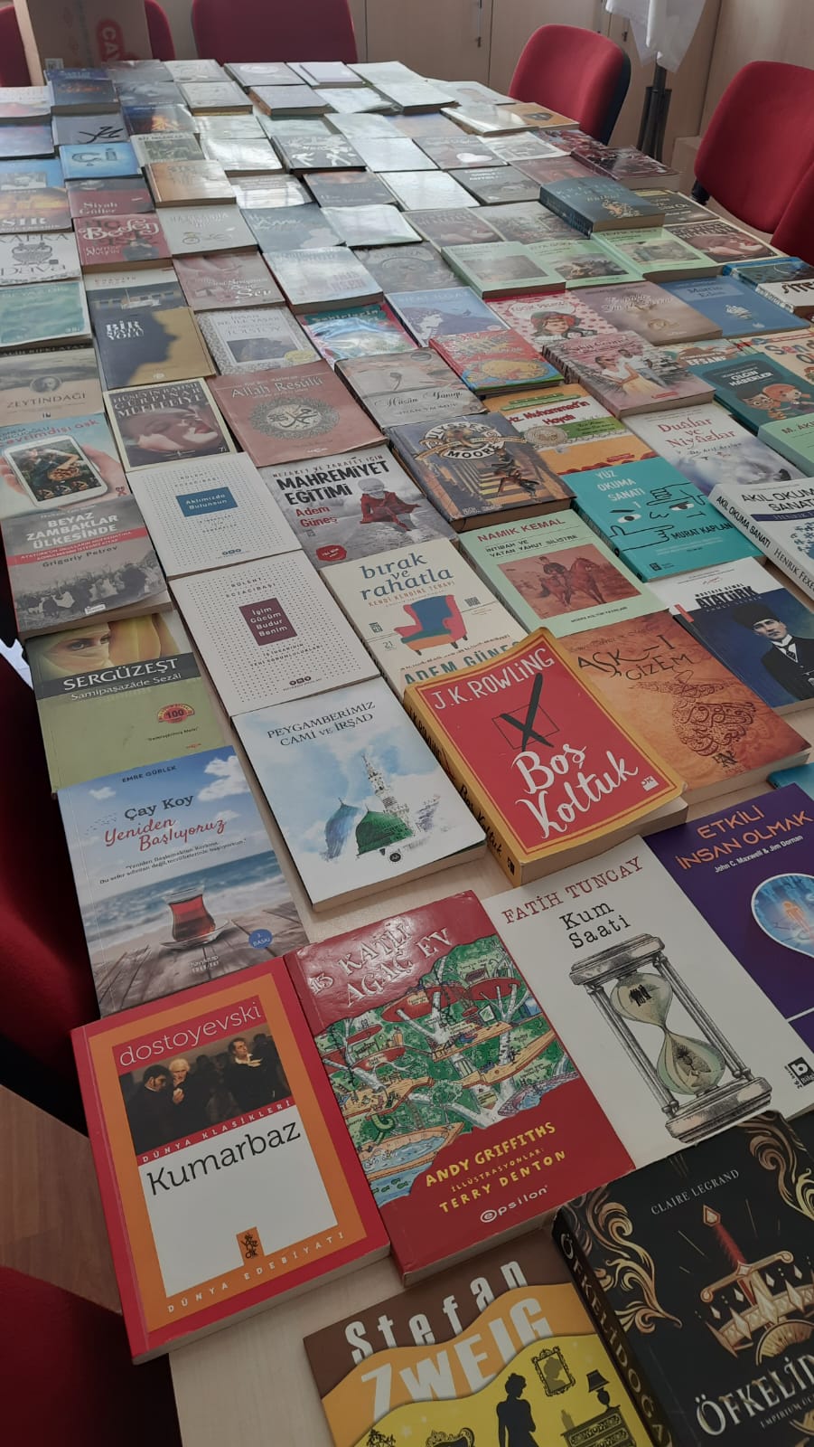 Afyon’da Öğrenci̇lerden Mahkûmlara Ki̇tap Desteği̇1
