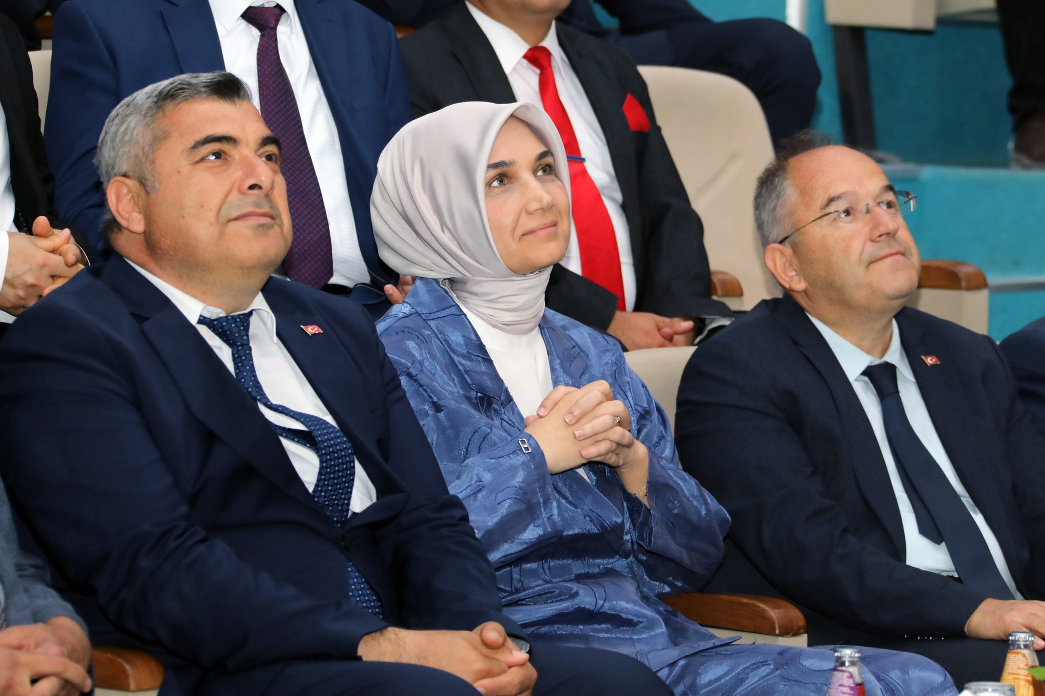Afyonkarahi̇sar’in Zi̇rvedeki̇leri̇, Ödülleri̇ni̇ Vali̇ Yi̇ği̇tbaşi’nin Elleri̇nden Aldi-1