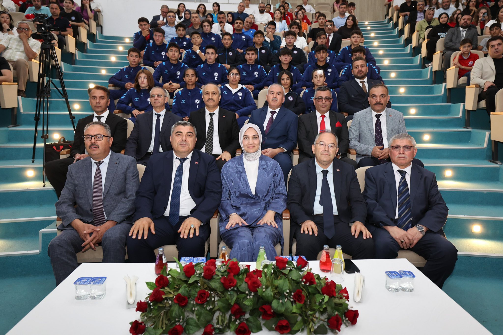 Afyonkarahisar’ın “Zirvedekileri”, Ödüllerini Vali Yiğitbaşı’nın Ellerinden Aldı5
