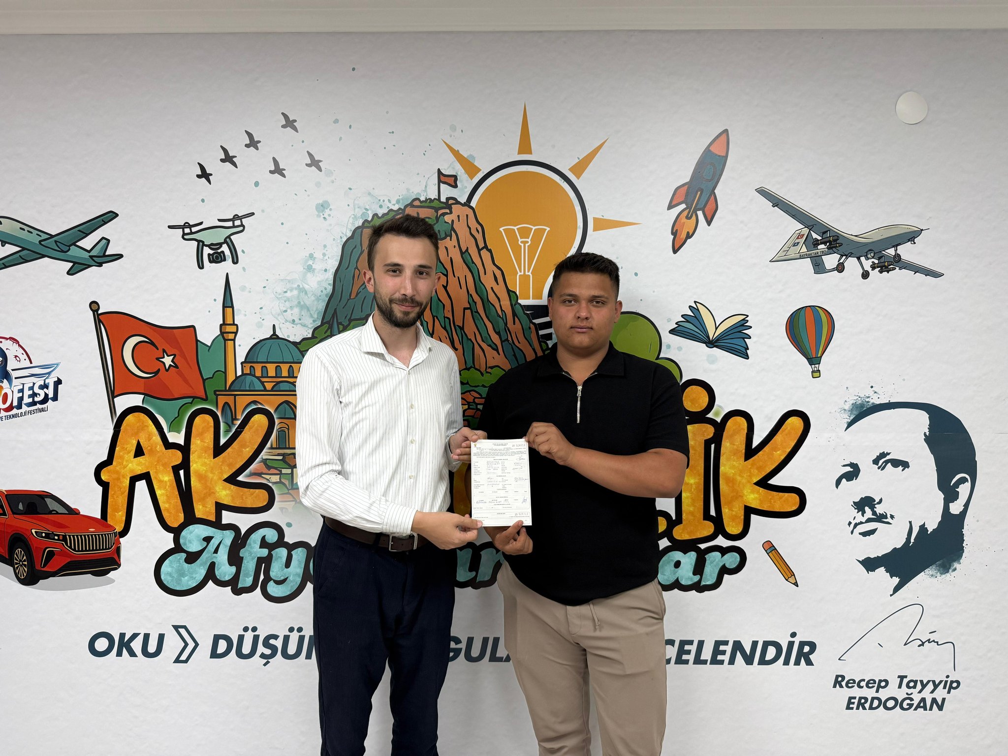 Ak Parti̇ Afyon Gençli̇k Teşki̇lati Güçleni̇yor Yeni̇ Katilim Sevi̇nci̇