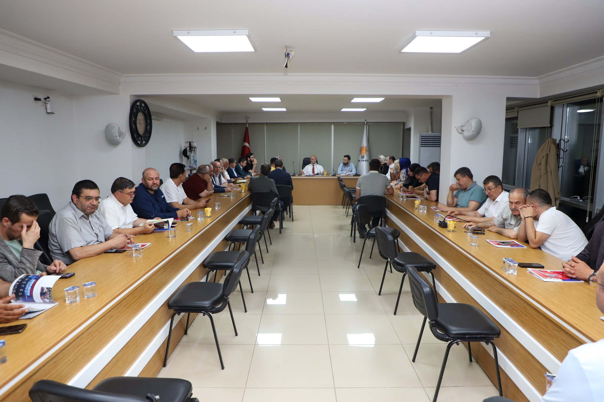 Ak Parti̇ Afyon Teşki̇lati Haftalik Değerlendi̇rme Toplantisini Gerçekleşti̇rdi̇!3