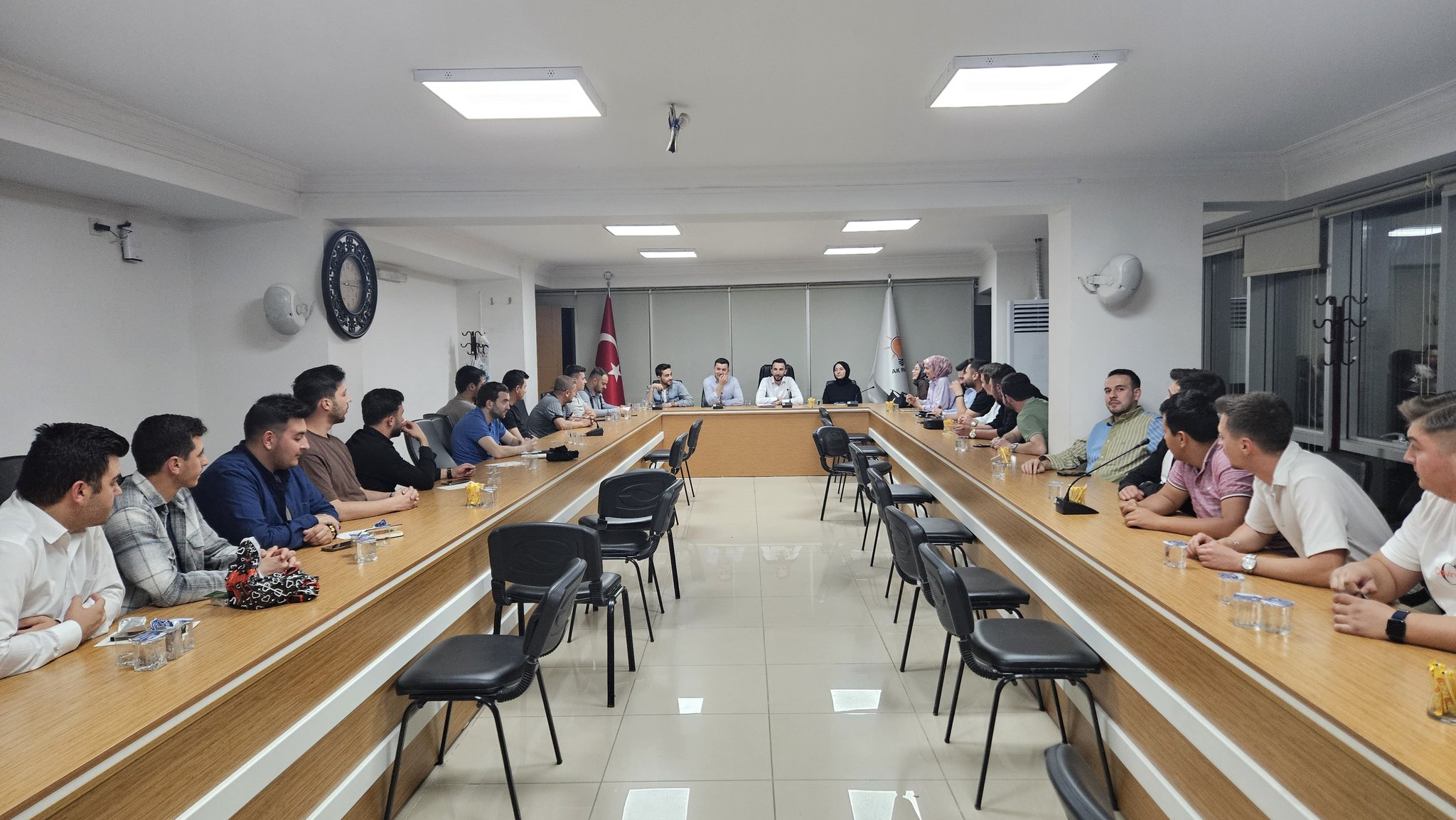 Ak Parti̇ Gençli̇k Kollari, Haftalik Toplantisini Gerçekleşti̇rdi̇2