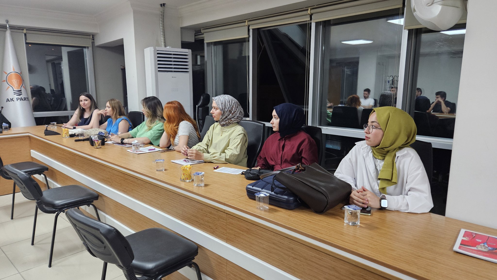 Ak Parti̇ Gençli̇k Kollari Haftalik Toplantisini Tamamladi1