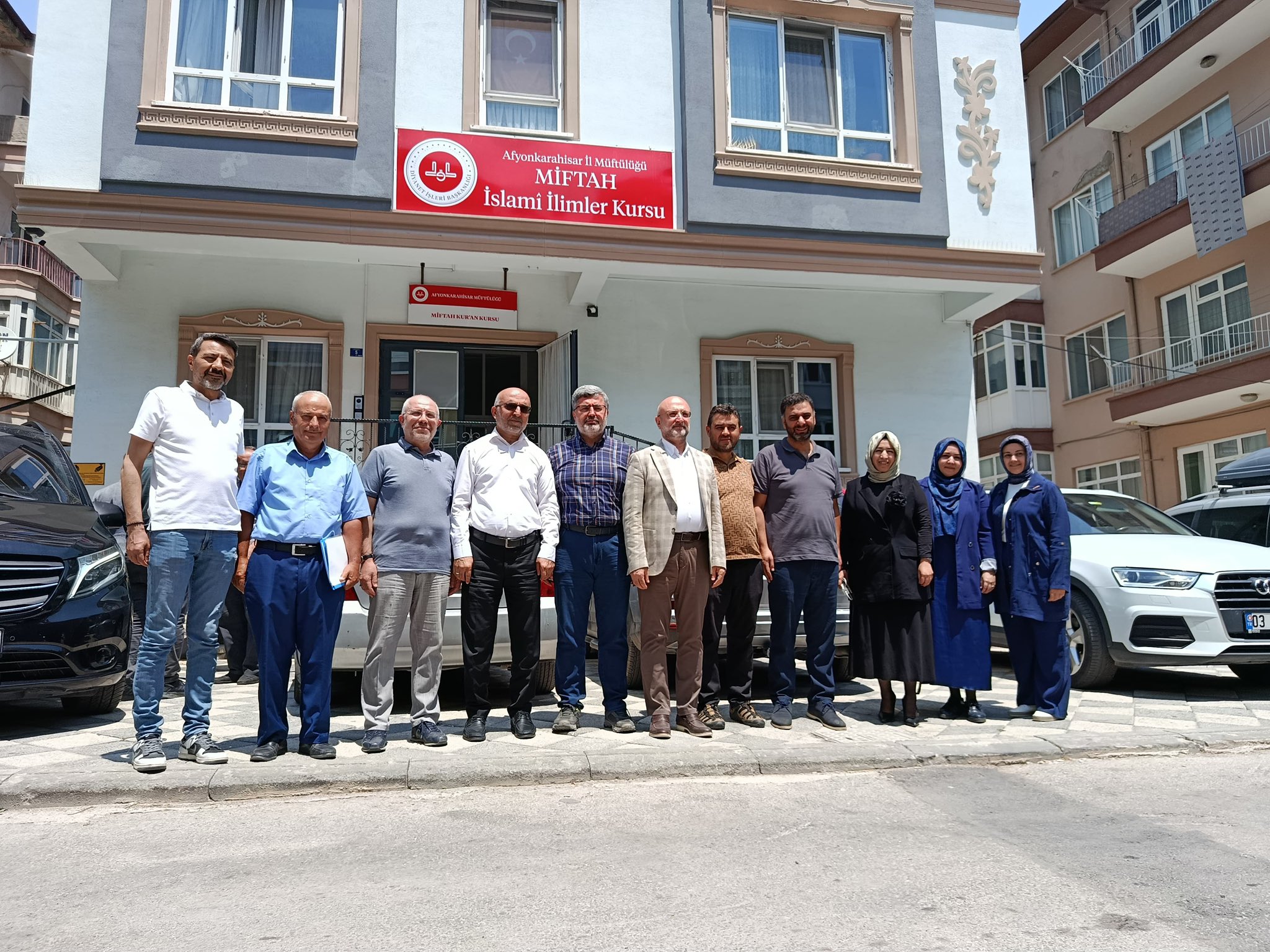 Ak Parti̇ Heyeti̇, Eği̇ti̇me Destek Platformu Toplantisinda Gençli̇ği̇ Konuştu