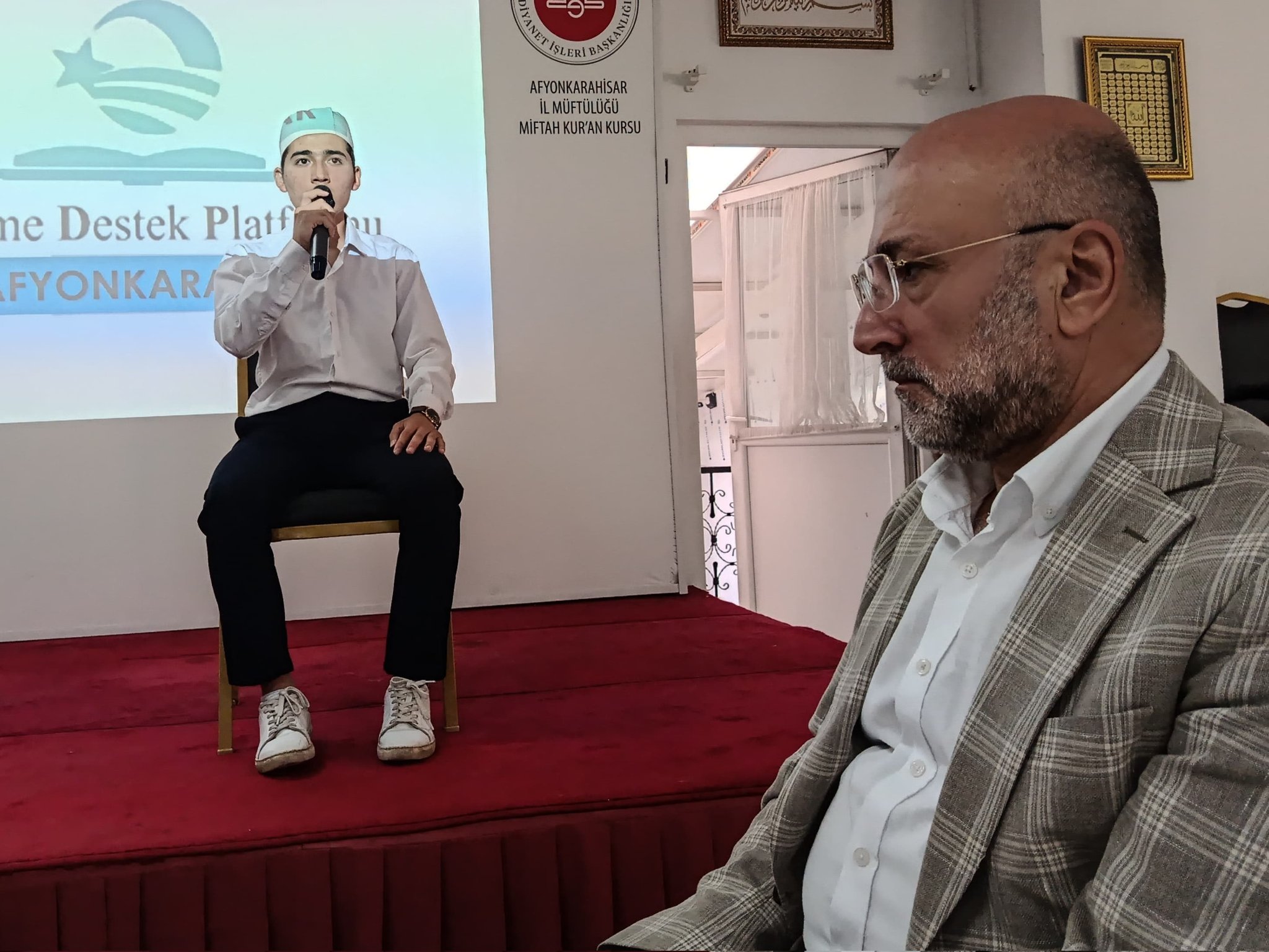 Ak Parti̇ Heyeti̇, Eği̇ti̇me Destek Platformu Toplantisinda Gençli̇ği̇ Konuştu8