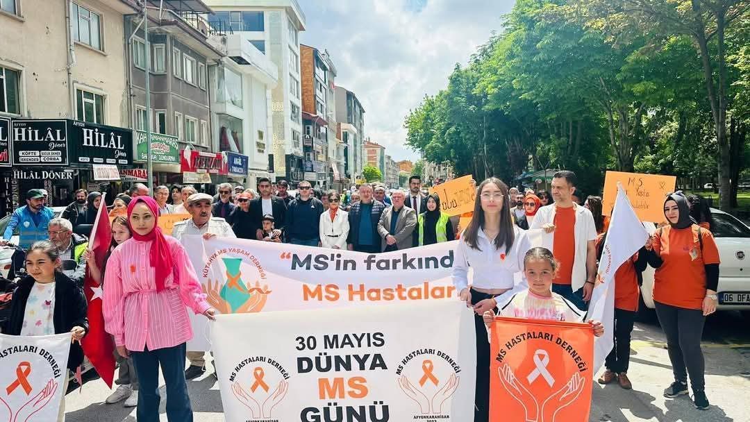 Ak Parti̇ Teşki̇lati, Ms Hastalari Etki̇nli̇ği̇ne Katildi2