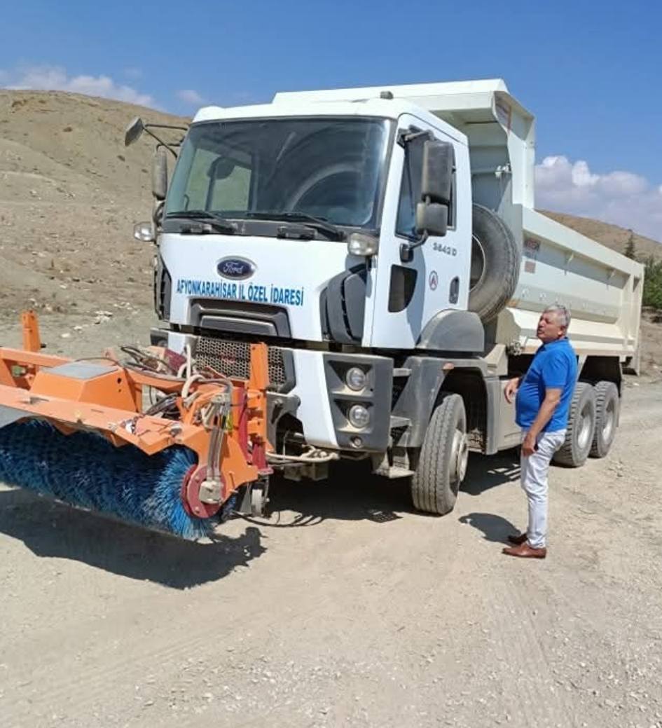 Ak Parti̇ Veki̇lleri̇nden Destek, Işiklar’da Asfalt Çalişmasi Bugün Başliyor (1)