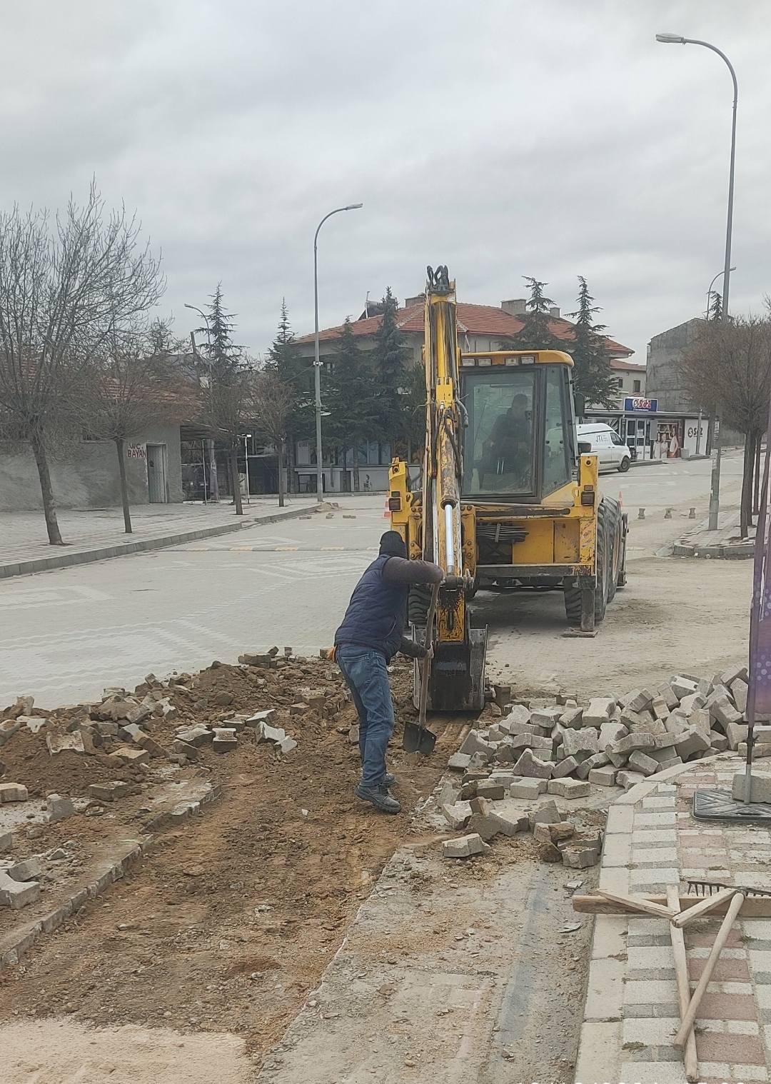 Ak Parti̇ Veki̇lleri̇nden Destek, Işiklar’da Asfalt Çalişmasi Bugün Başliyor (3)