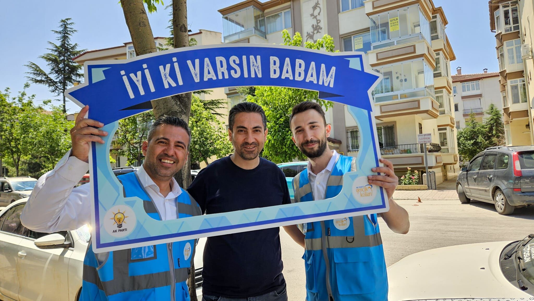 Ak Parti̇'den Lgs Maratonuna Gi̇ren Ai̇lelere Babalar Günü Desteği̇ (3)