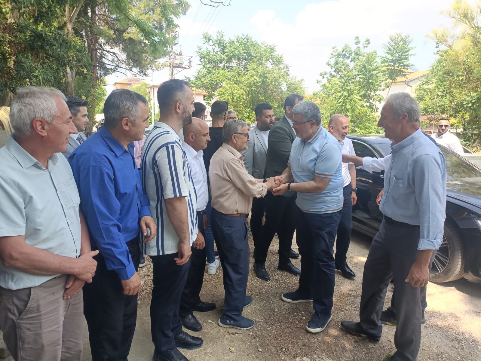 Ak Parti̇li̇ Veki̇llerden Kurban Bayrami'nda Teşki̇latlara Tam Kadro Zi̇yaret1