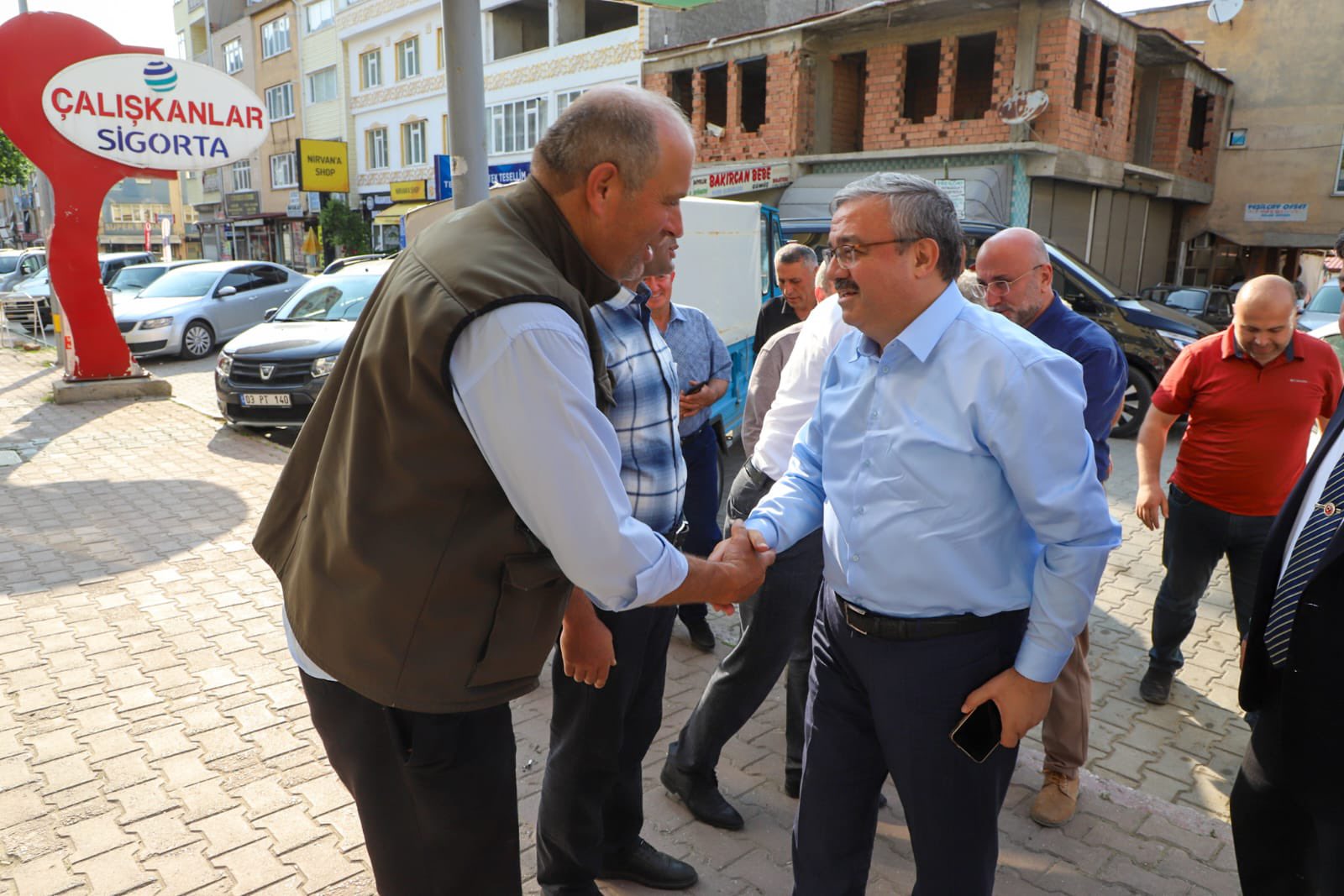 Ak Parti̇li̇ Veki̇llerden Kurban Bayrami'nda Teşki̇latlara Tam Kadro Zi̇yaret8