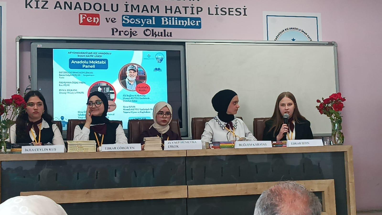 Aki̇l’de Mustafa Kutlu Ve Sabahatti̇n Ali̇ Konuşuldu