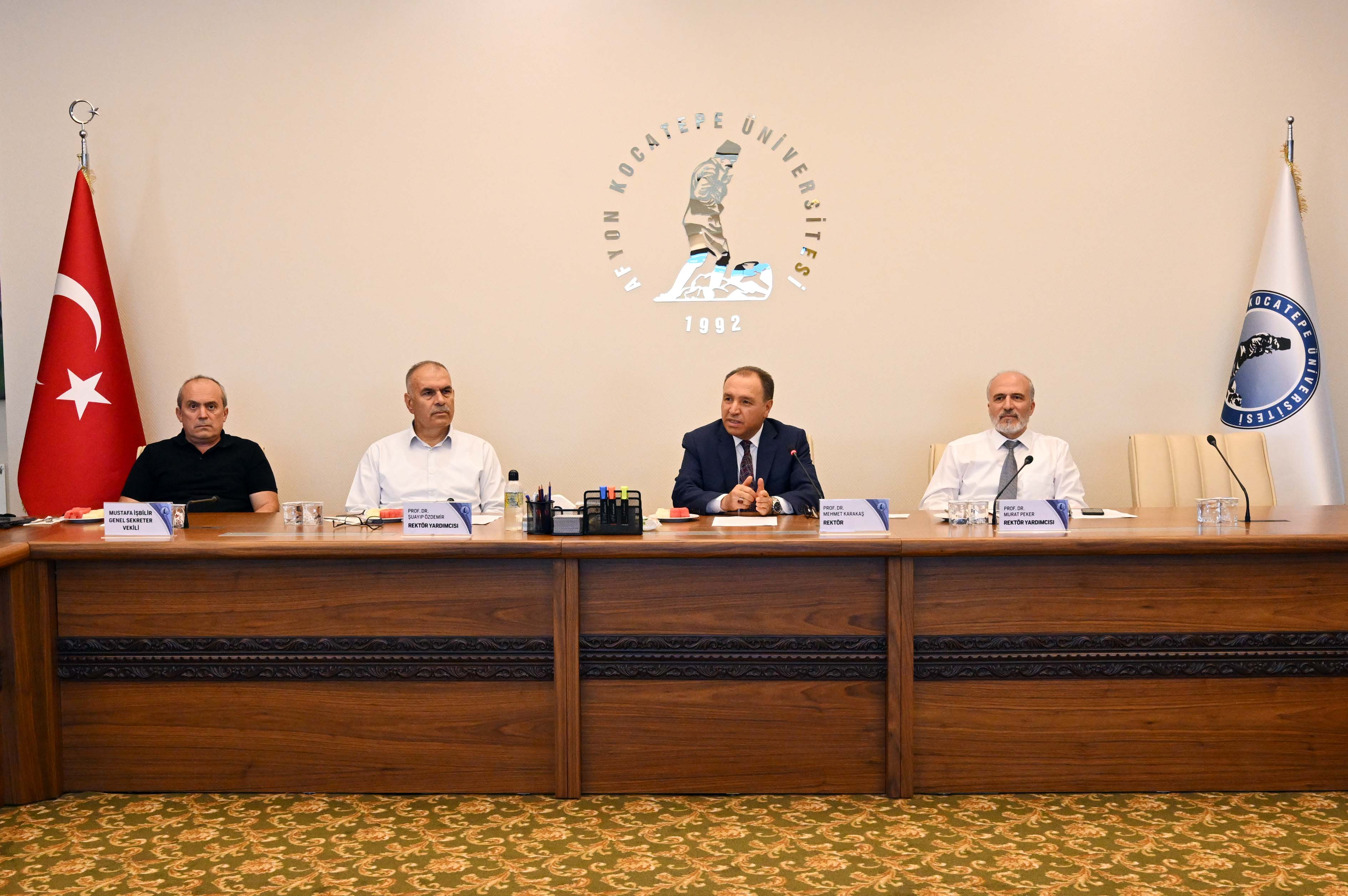 Akü'de 2025 2026 Akademi̇k Yilina Yöneli̇k Kri̇ti̇k Toplanti1