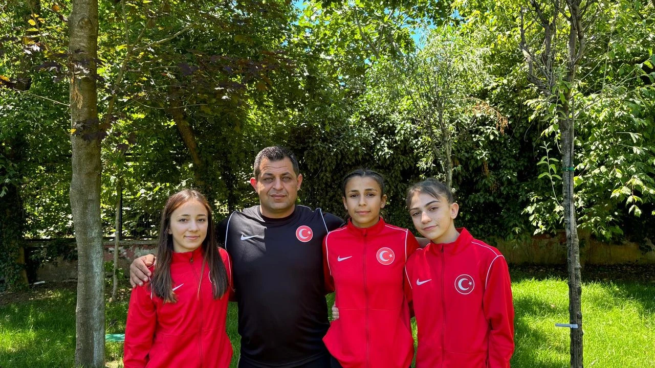 Avrupa’da Madalya Gururu Başkan Şahi̇n’den Sporculara Tebri̇k1