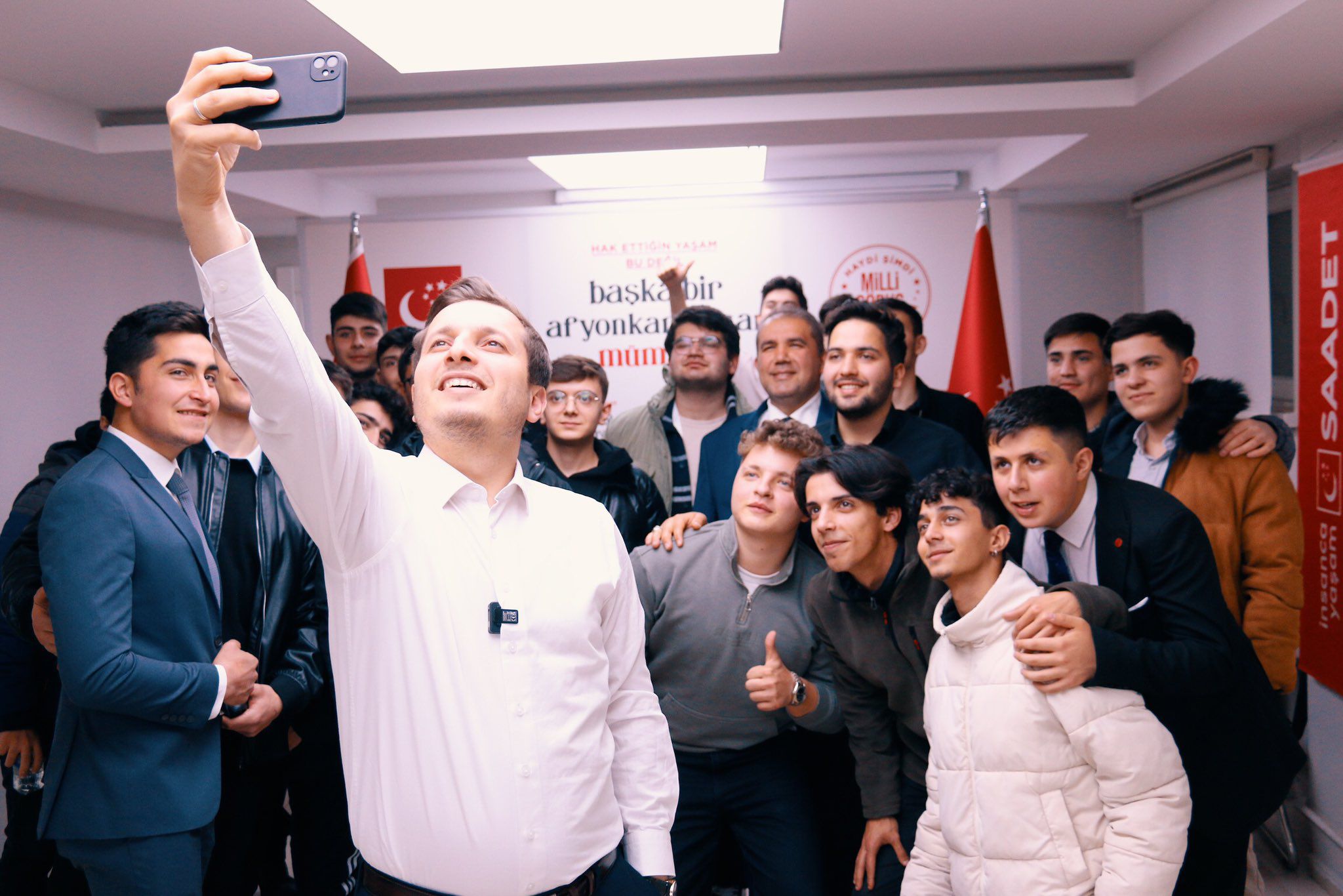 Başkan Karataş'tan Yks Öncesi̇ Öğrenci̇lere Moral Ve Başari Mesaji
