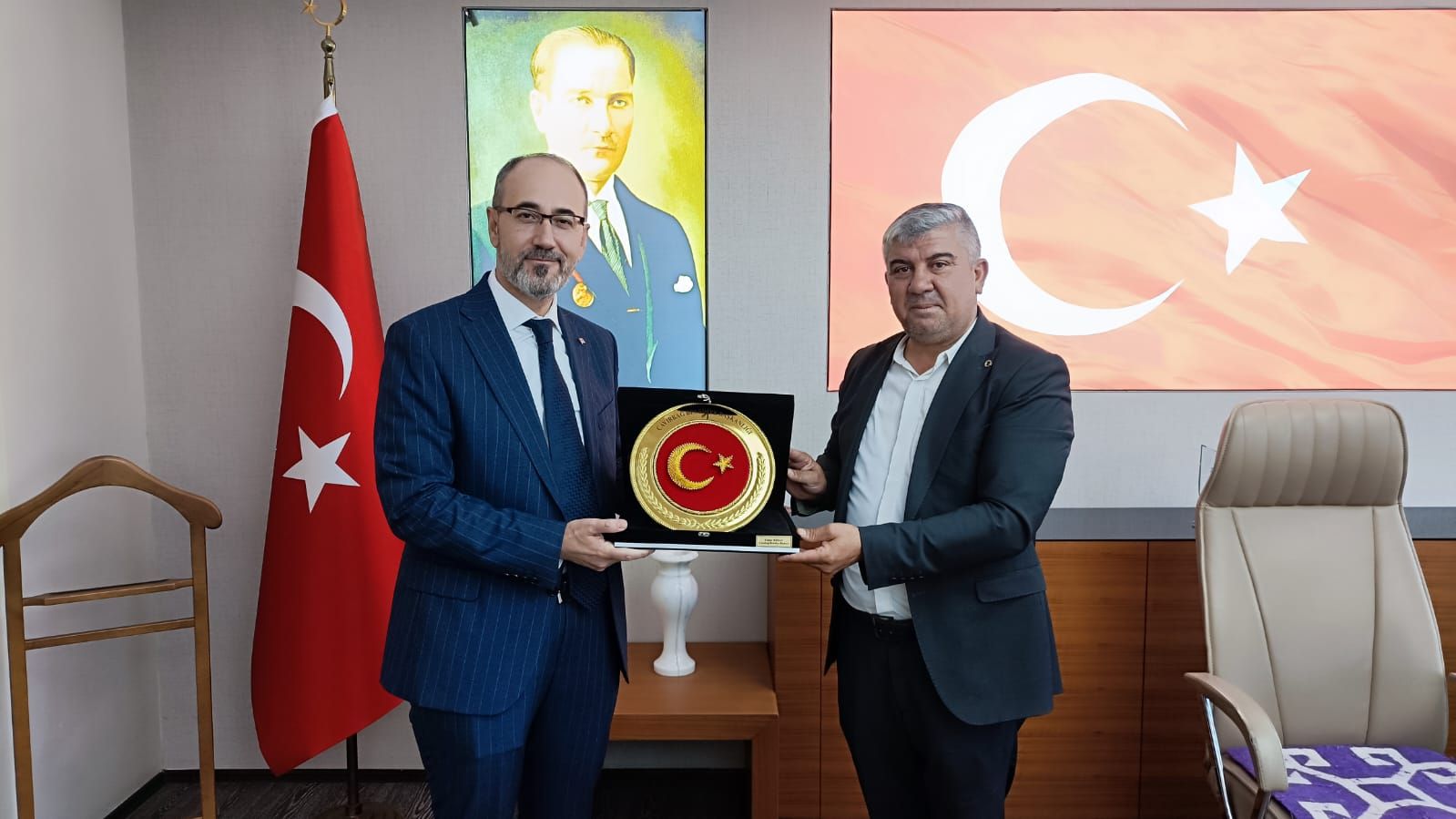Başkan Ki̇raz'dan, Müdür Öztürk’e Tebri̇k
