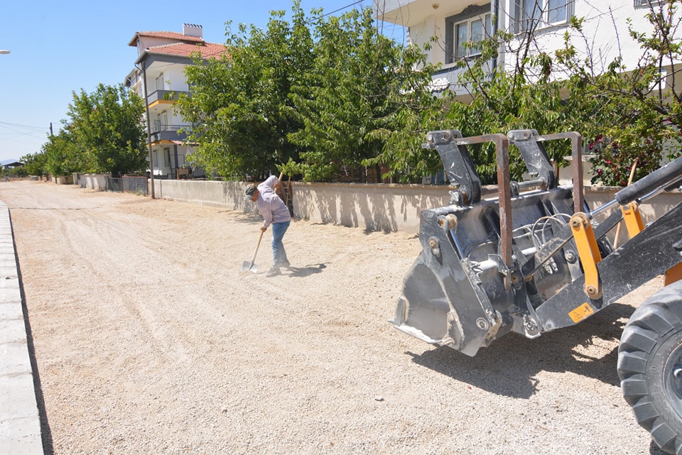 Başkan Öztaş Sahada Sazak Mahallesi̇’nde Dönüşüm Başladi (4)
