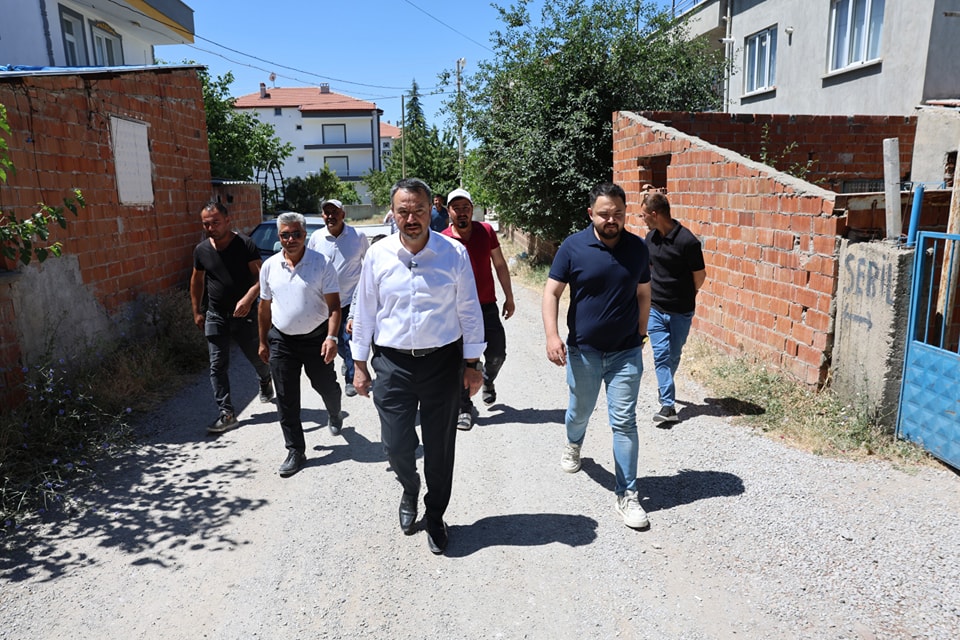 Başkan Öztaş Sahada Sazak Mahallesi̇’nde Dönüşüm Başladi (5)