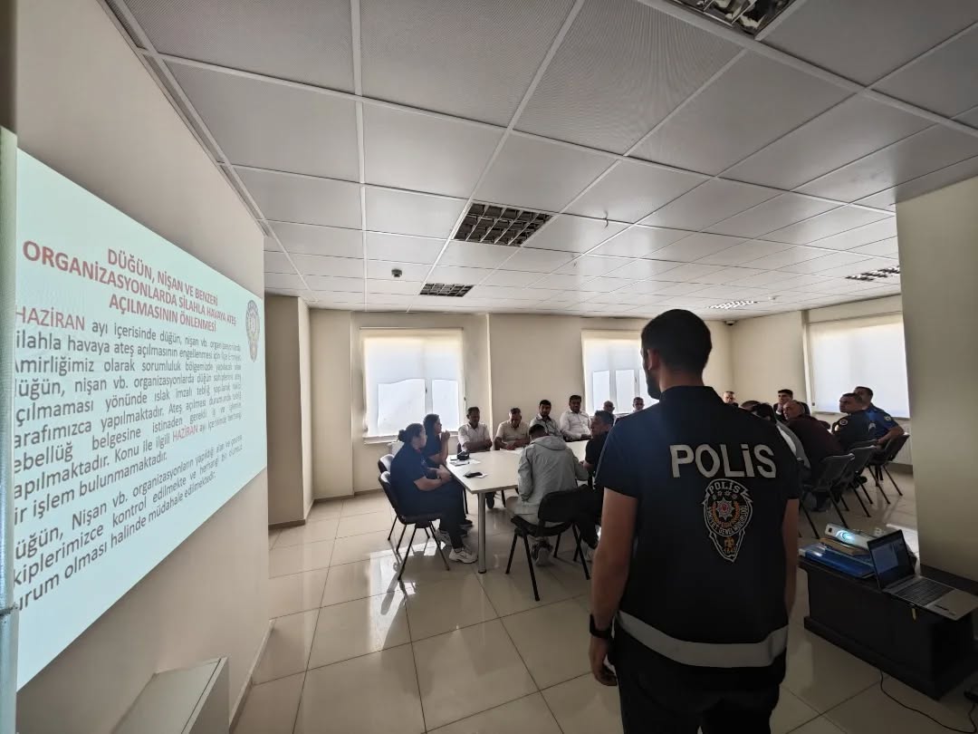 Bayat’ta “Huzur Ve Güvenli̇k” Toplantisi Yapildi (3)