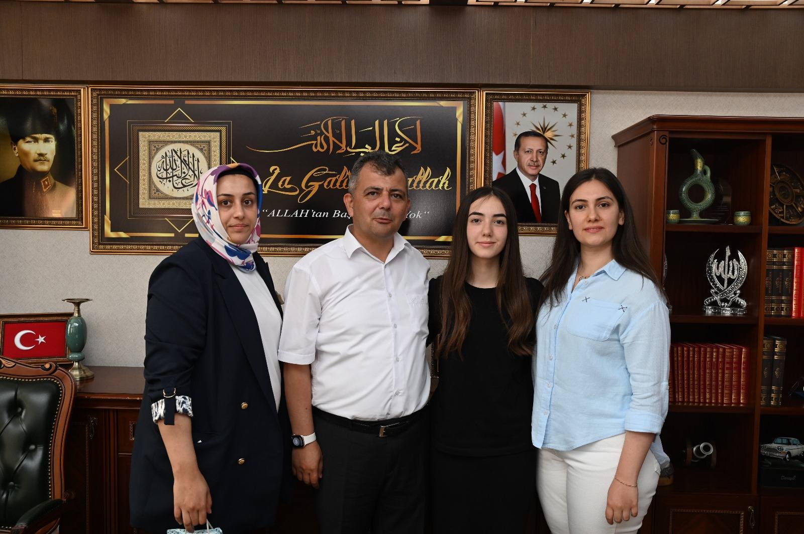 Burslulukta Türki̇ye Derecesi̇! Ödüller Başkan Koyuncu’dan4