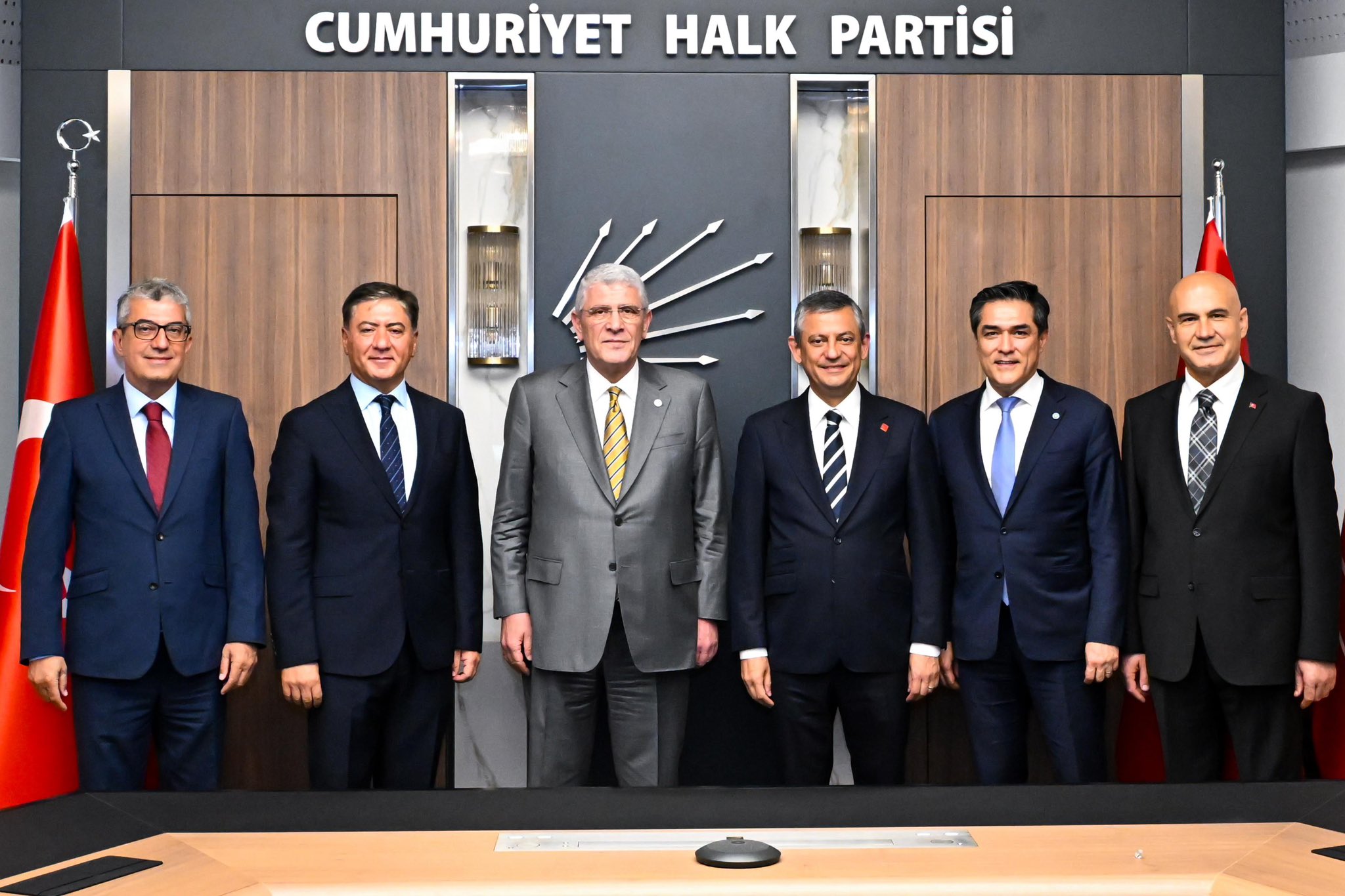 Dervi̇şoğlu Ve Olgun’dan Özgür Özel’e Tazi̇ye Ve Gündem Zi̇yareti̇2