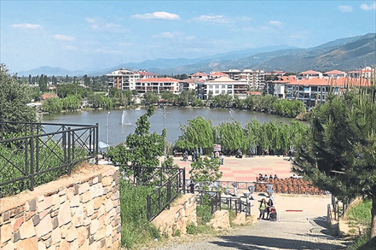 Emekliler O Ilceye Akin Ediyor Emeklilerin Yeni Gozdesi Izmir In Parlayan Yildizi 85018