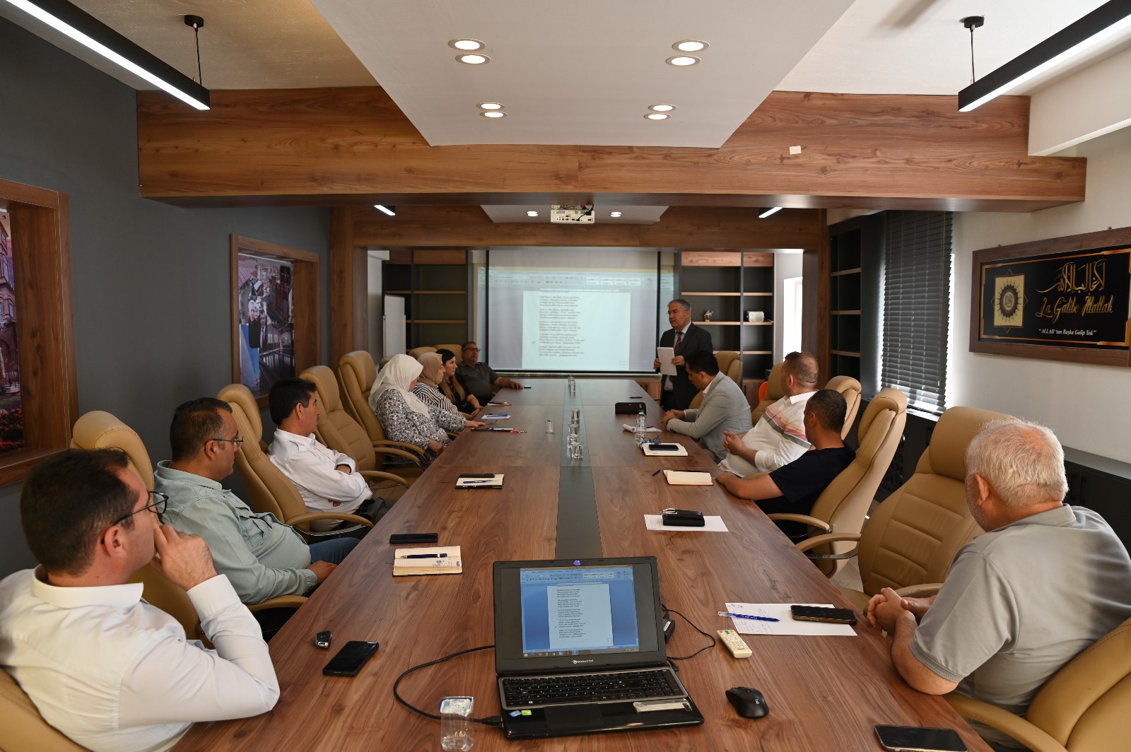Emi̇rdağ Beledi̇yesi̇nden Müdürlere Yöneli̇k Kri̇ti̇k Eği̇ti̇m