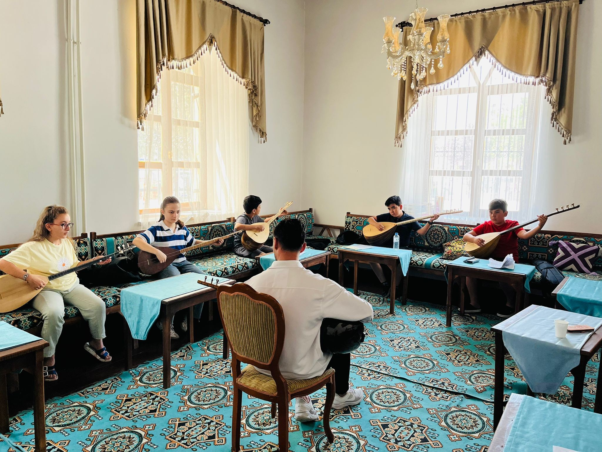 Emi̇rdağ Beledi̇yesi̇nden Sanata Ve Kültüre Tam Destek