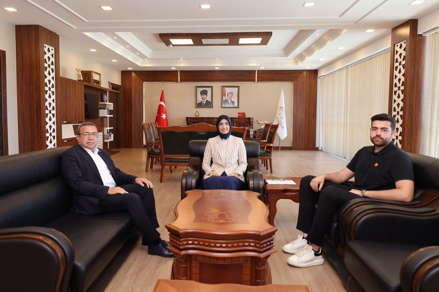 Eski̇ Mi̇lletveki̇li̇ Aslan, Vali̇ Yi̇ği̇tbaşi’ni Neden Zi̇yaret Etti̇
