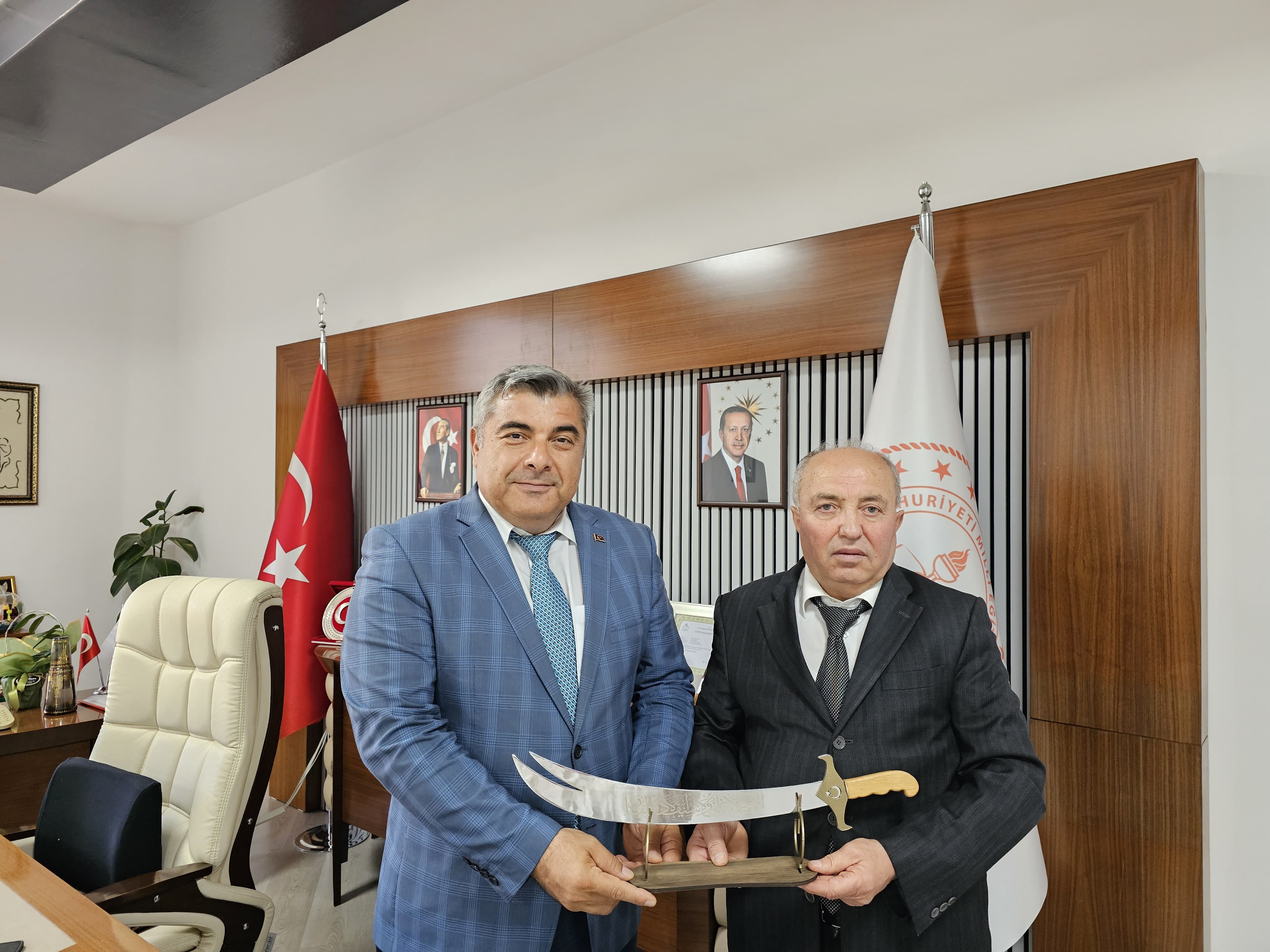 Haci Bektaş I Veli̇ Federasyonu’ndan Müdür Sünnetci̇’ye Zi̇yaret