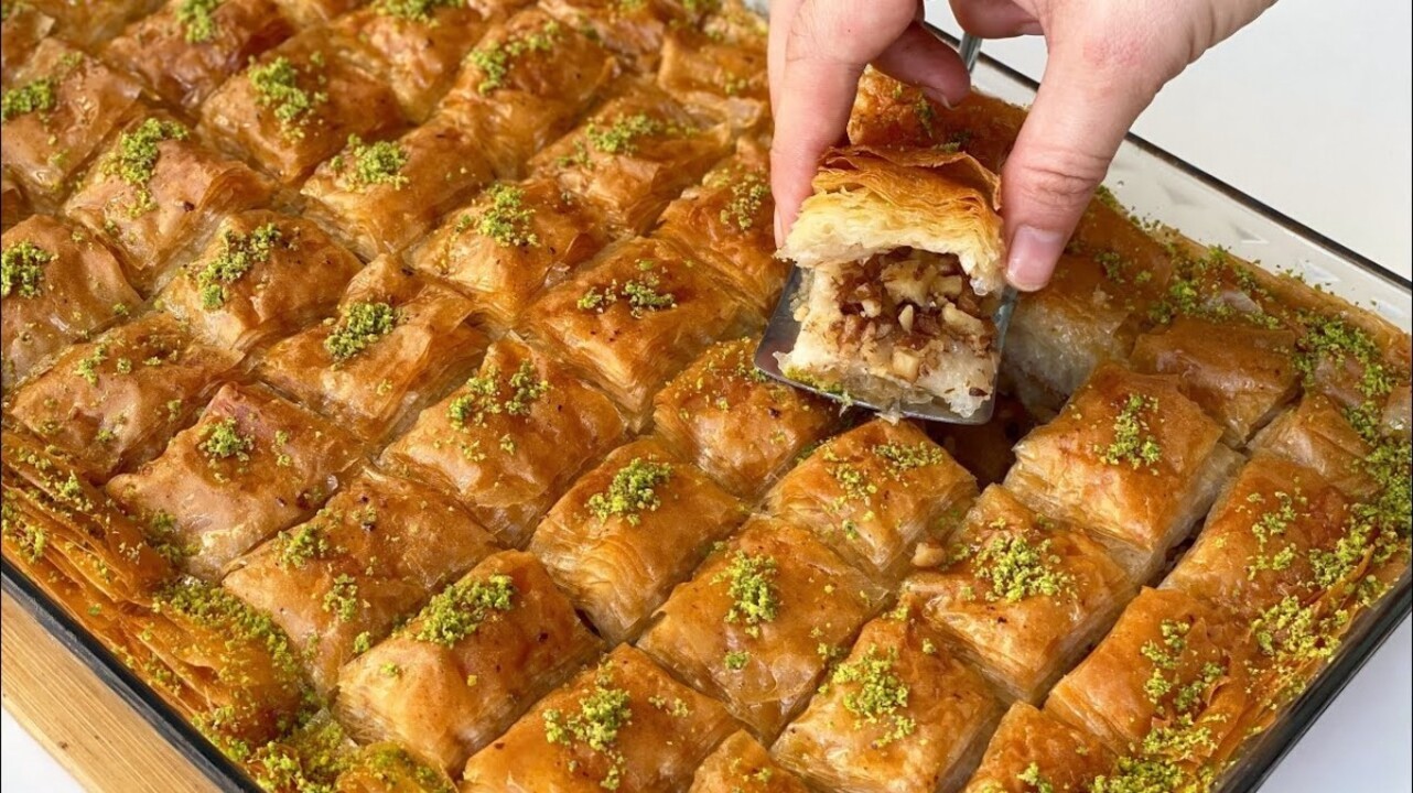 Hazir Yufkayla Sasirtici Pratik Tarif Baklava Ustalarina Tas Cikaracak Nefis Baklava Tarifi