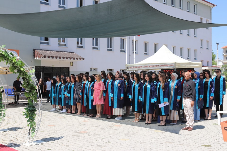 Kaymakam Ve Beledi̇ye Başkani Gençleri̇n Yanindaydi 2