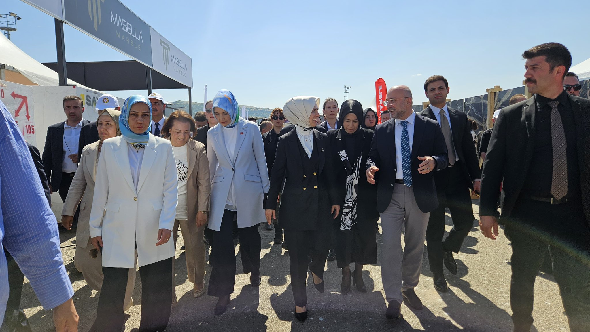 Mermer Fuari’na Güçlü Katilim Bakan Göktaş Ve Ak Parti̇ Protokolüyle Sahada8