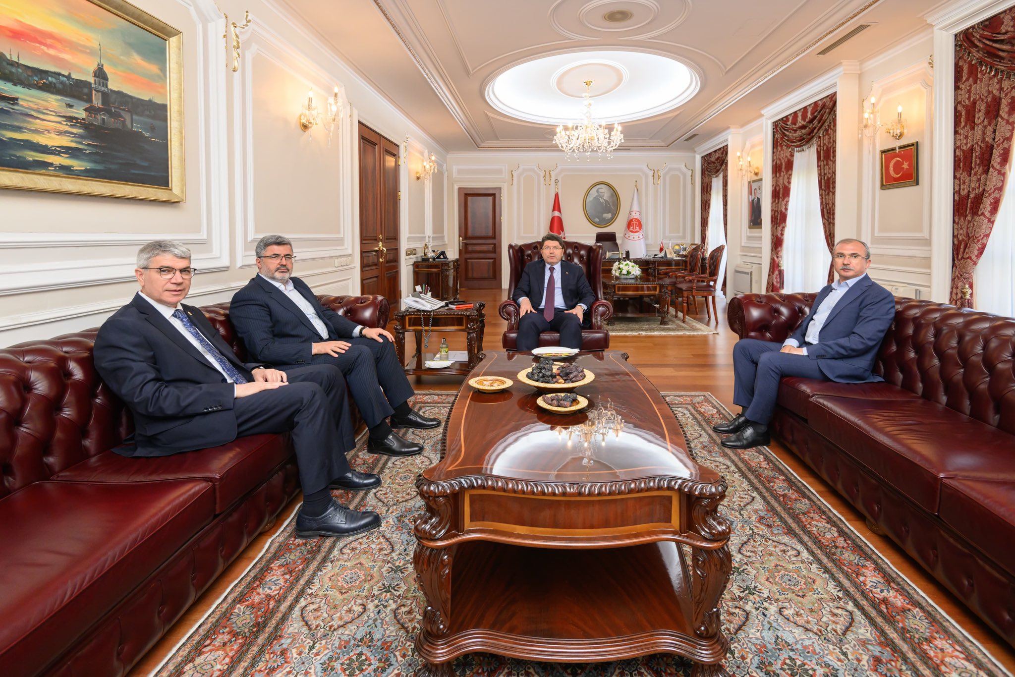 Mi̇lletveki̇li̇ Özkaya, Adalet Bakani Tunç'u Neden Zi̇yaret Etti̇