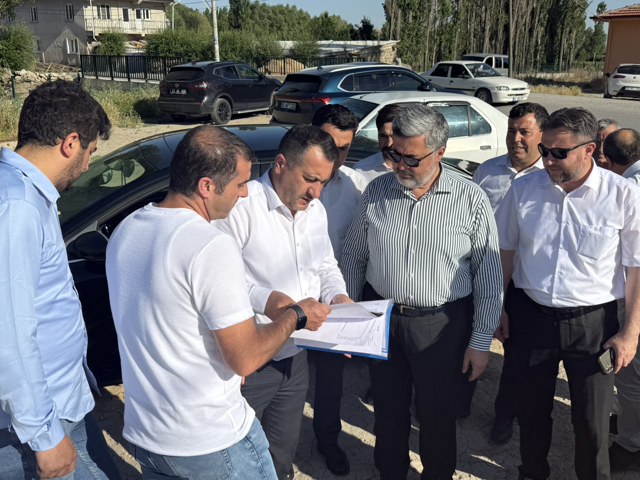 Mi̇lletveki̇li̇ Özkaya’dan İhsani̇ye’de Dev Yatirim Turu