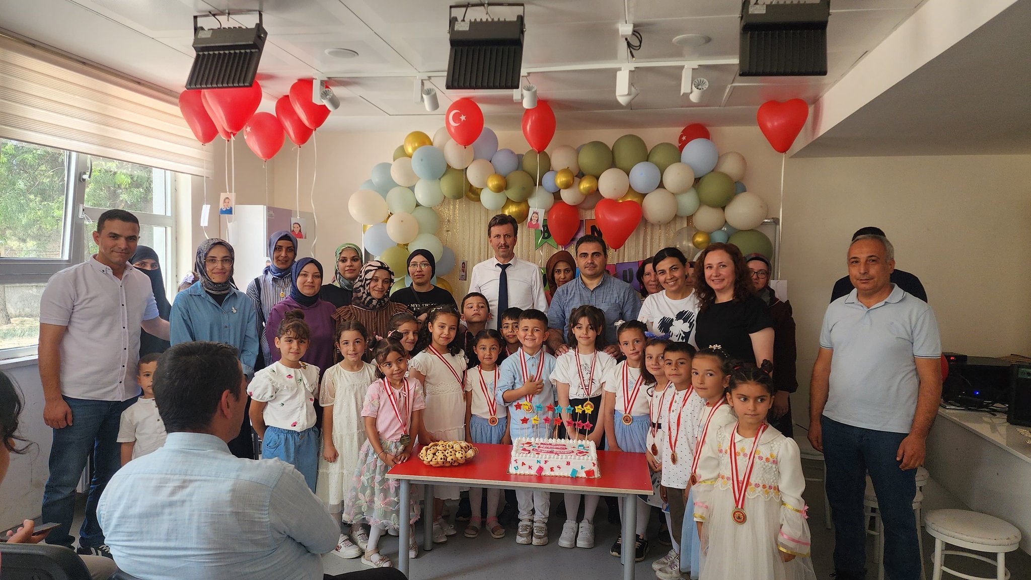 Müdür Fi̇li̇z, Okuma Bayraminda Mi̇ni̇klerle Buluştu
