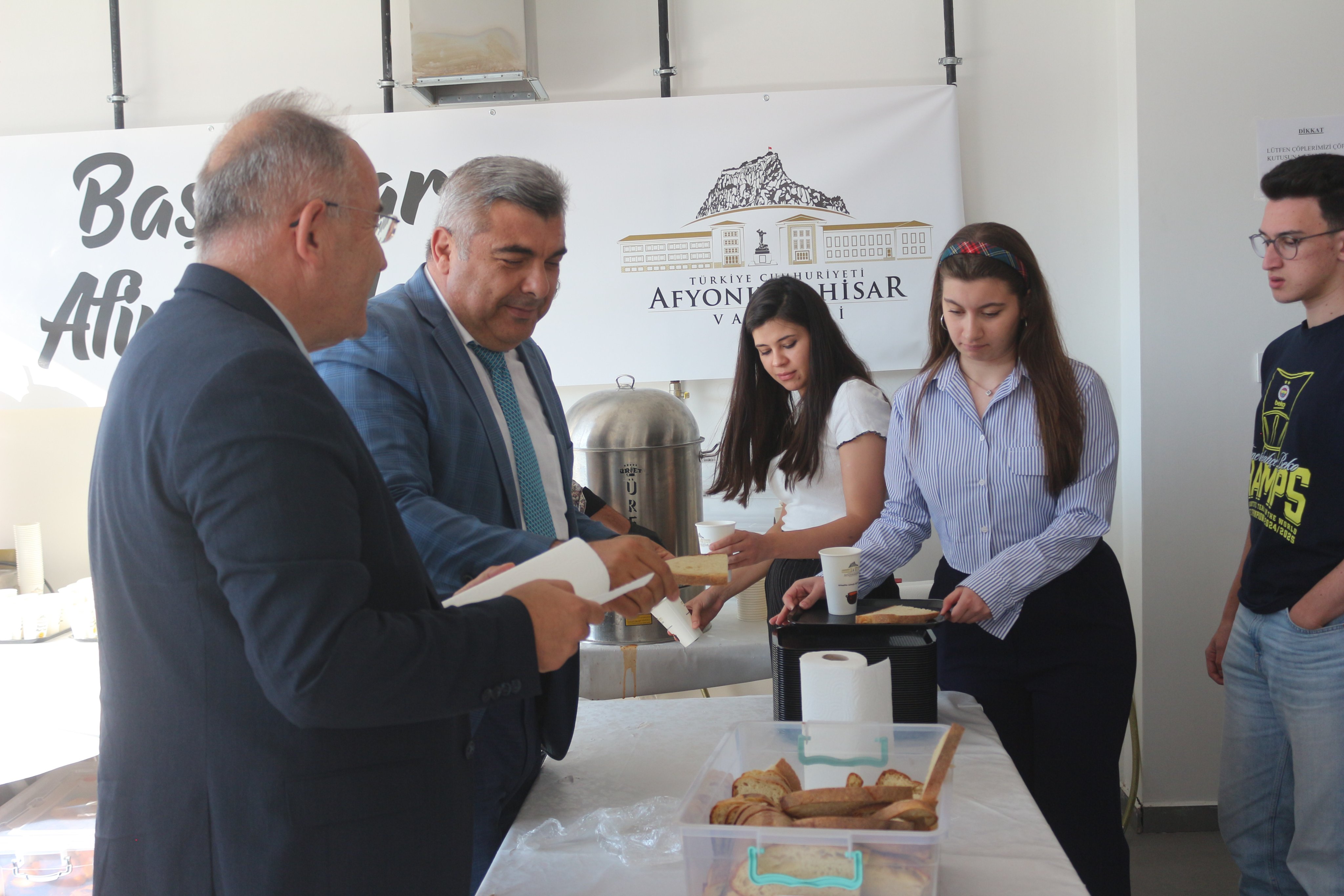 Müdür Sünnetci̇’den Sinav Öncesi̇ Destek Ve Moti̇vasyon