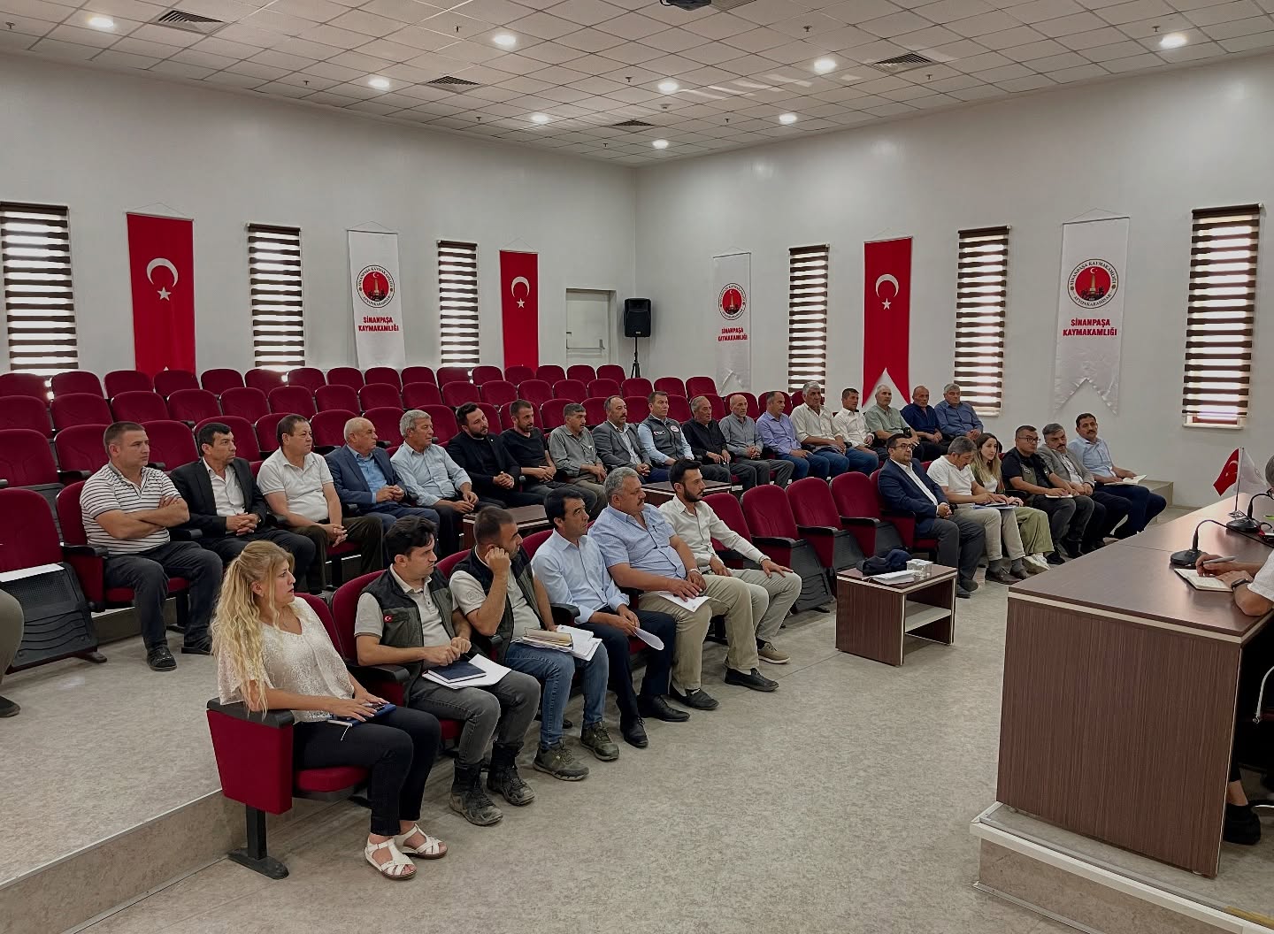 Muhtarlarlar Anlatti Kaymakam Di̇nledi̇ 2