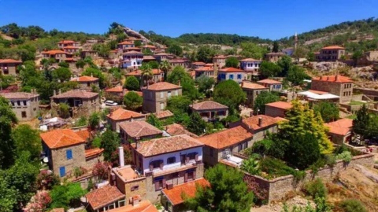 Ne Izmir Ne Mugla Cok Sasiracaksiniz Sardunyalar Arasinda Sakli Ege Nin Kalbindeki Gizemli Koy 34915