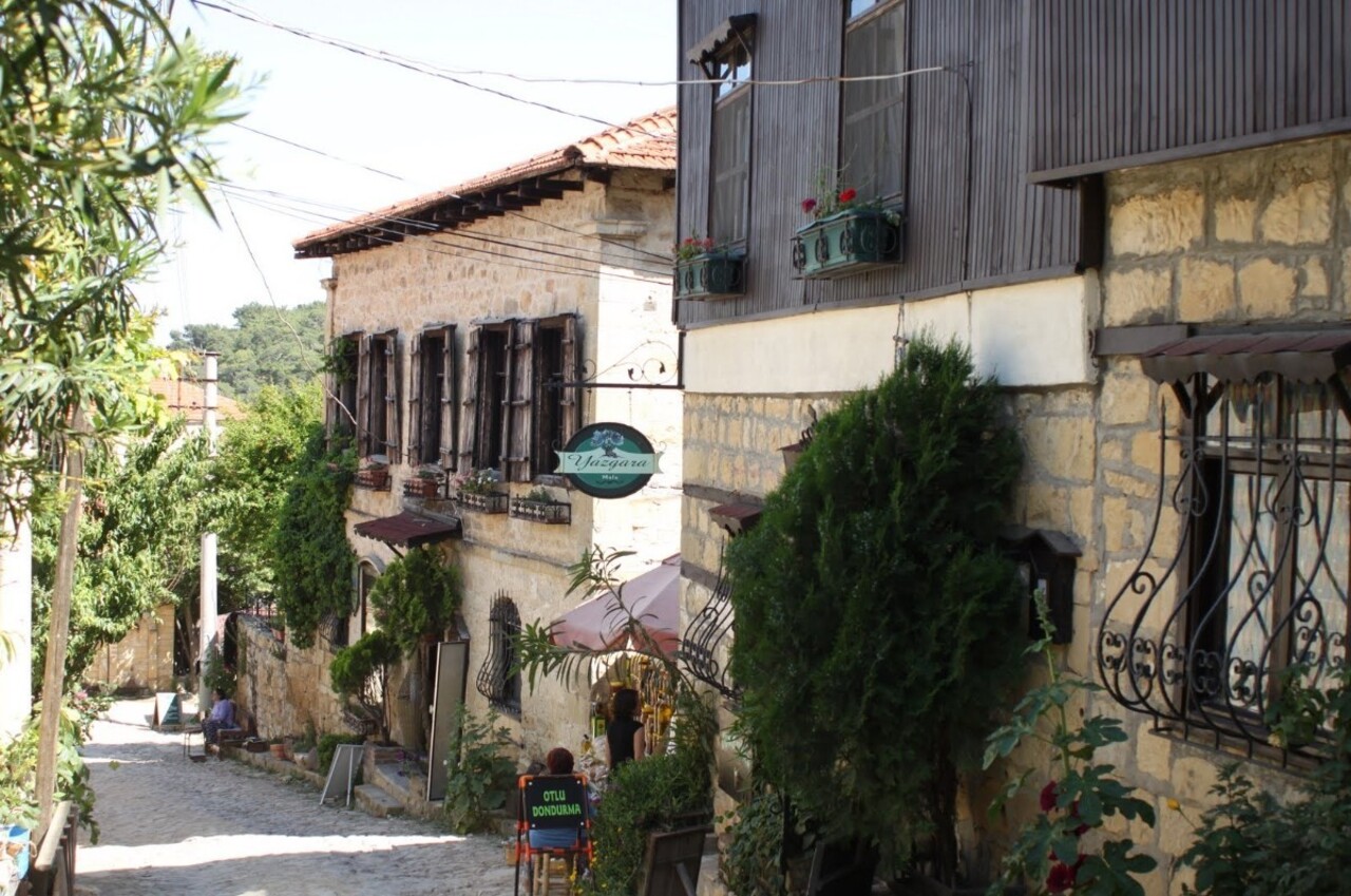 Ne Izmir Ne Mugla Cok Sasiracaksiniz Sardunyalar Arasinda Sakli Ege Nin Kalbindeki Gizemli Koy 71164
