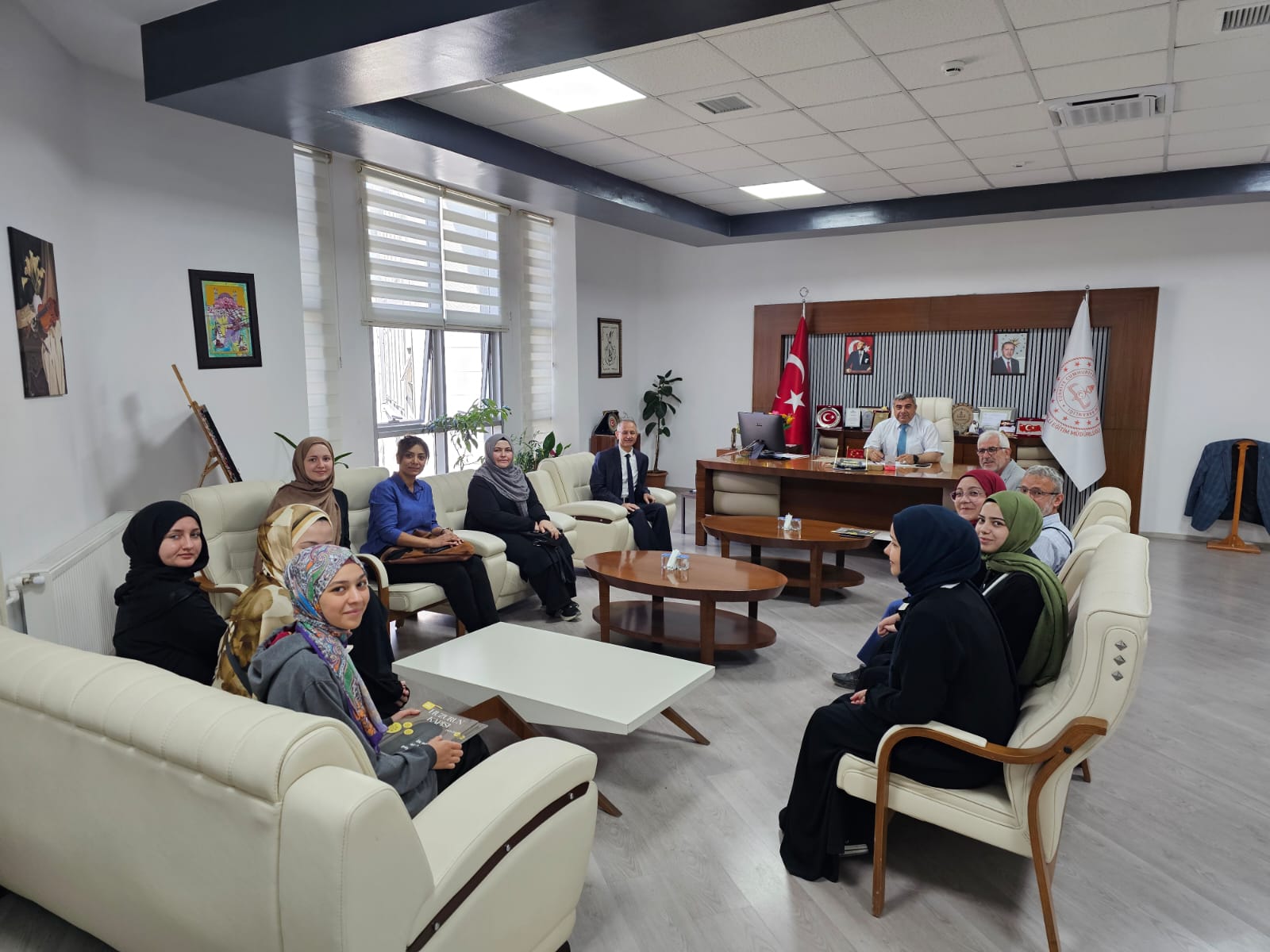 Öğrenci̇leri̇n İlk Yayin Heyecanina Müdür Sünnetci̇ Ortak Oldu1