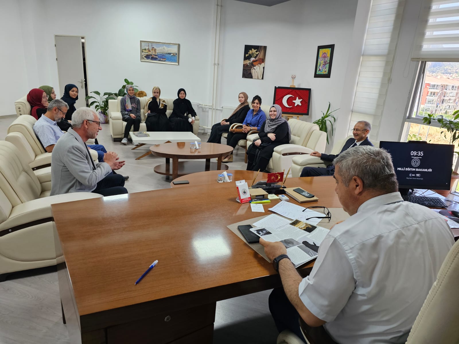 Öğrenci̇leri̇n İlk Yayin Heyecanina Müdür Sünnetci̇ Ortak Oldu4