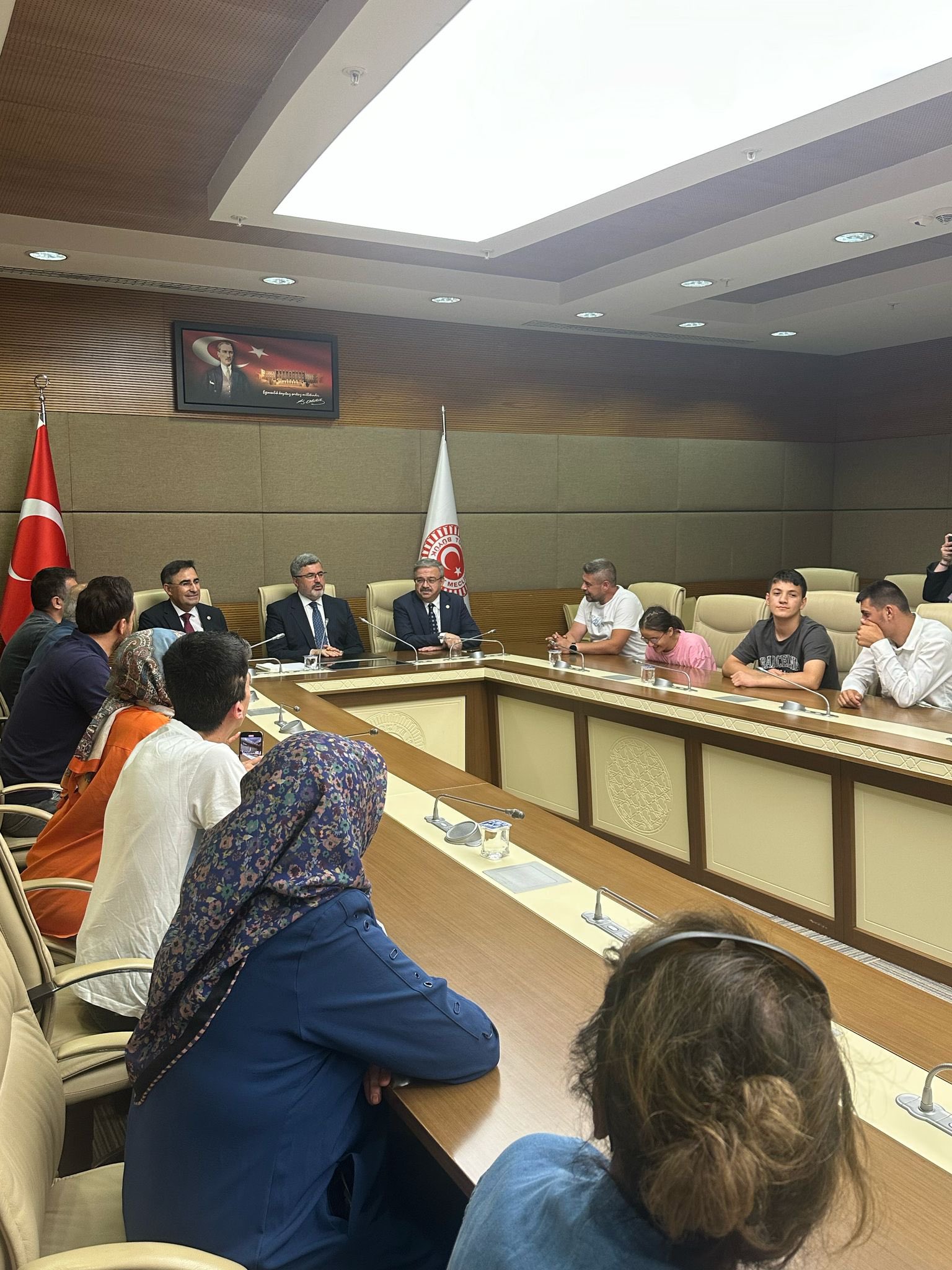Özel Eği̇ti̇m Öğrenci̇leri̇, Ak Parti̇li̇ Veki̇lleri̇ Tbmm’de Zi̇yaret Etti̇1