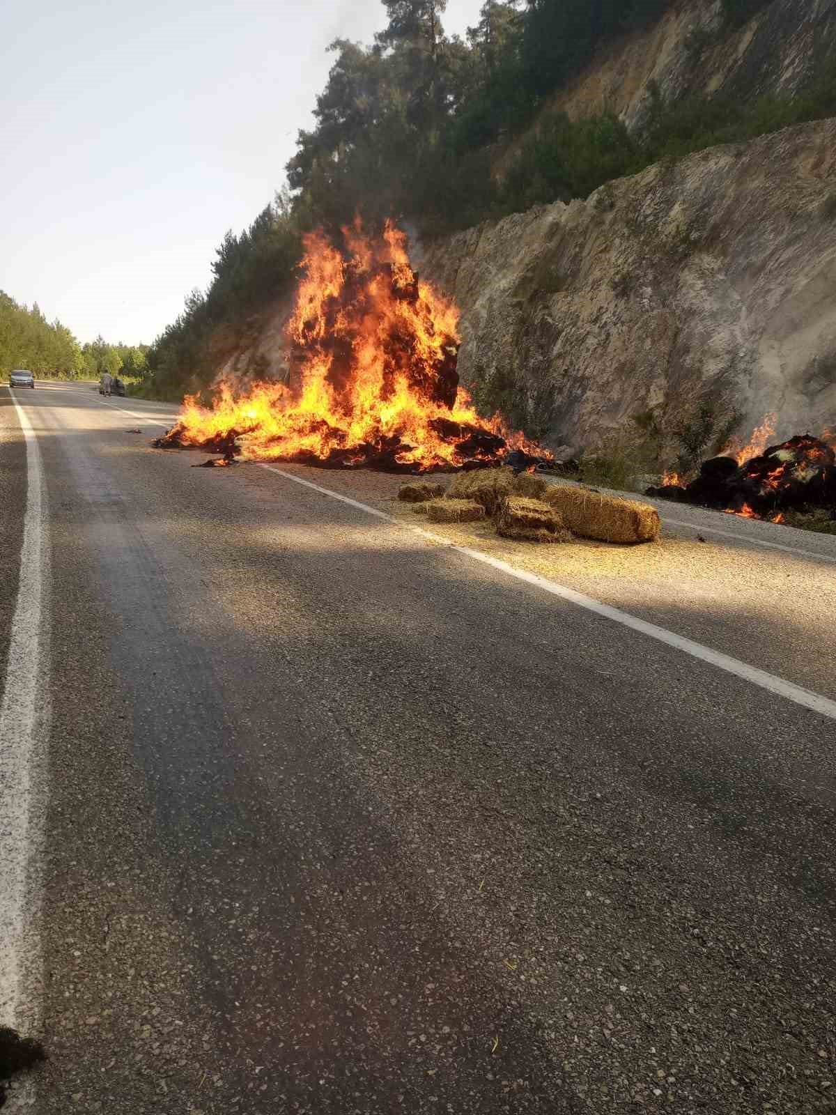 Saman Yüklü Araç Alev Topuna Döndü!1