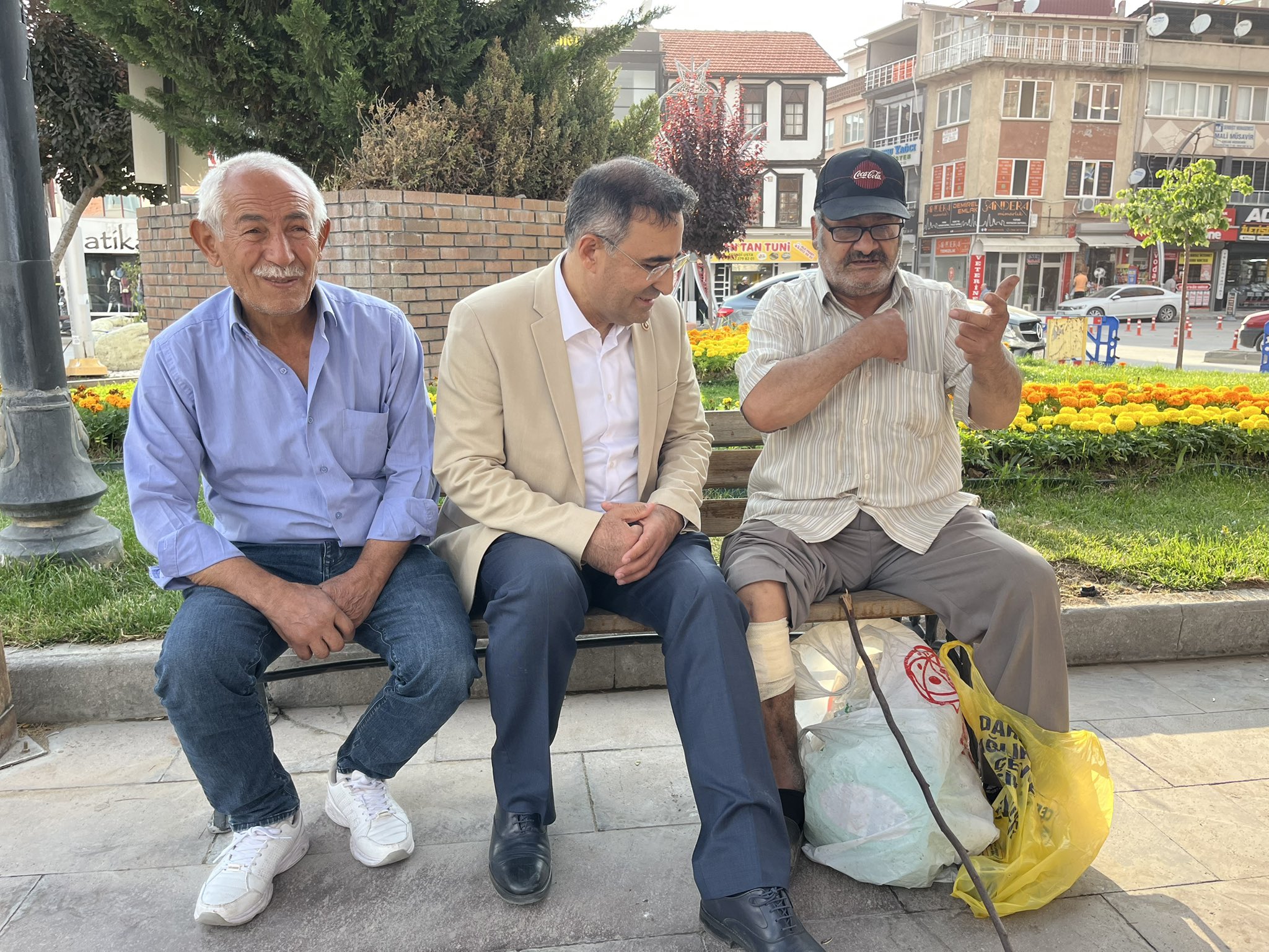 Sandikli’da Gönül Zi̇yareti̇mi̇lletveki̇li̇ Arslan Esnafla Buluştu4