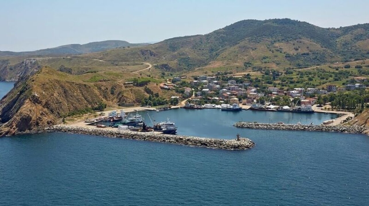 Sokaklari Deniz Kokan Her Kosebasinda Maviyle Bulusan Buyulu Koy Turkiye De Sakli Kalmis Cennetten Bir Kose 63258
