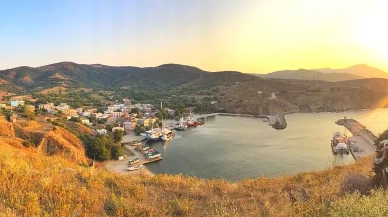 Sokaklari Deniz Kokan Her Kosebasinda Maviyle Bulusan Buyulu Koy Turkiye De Sakli Kalmis Cennetten Bir Kose 97594
