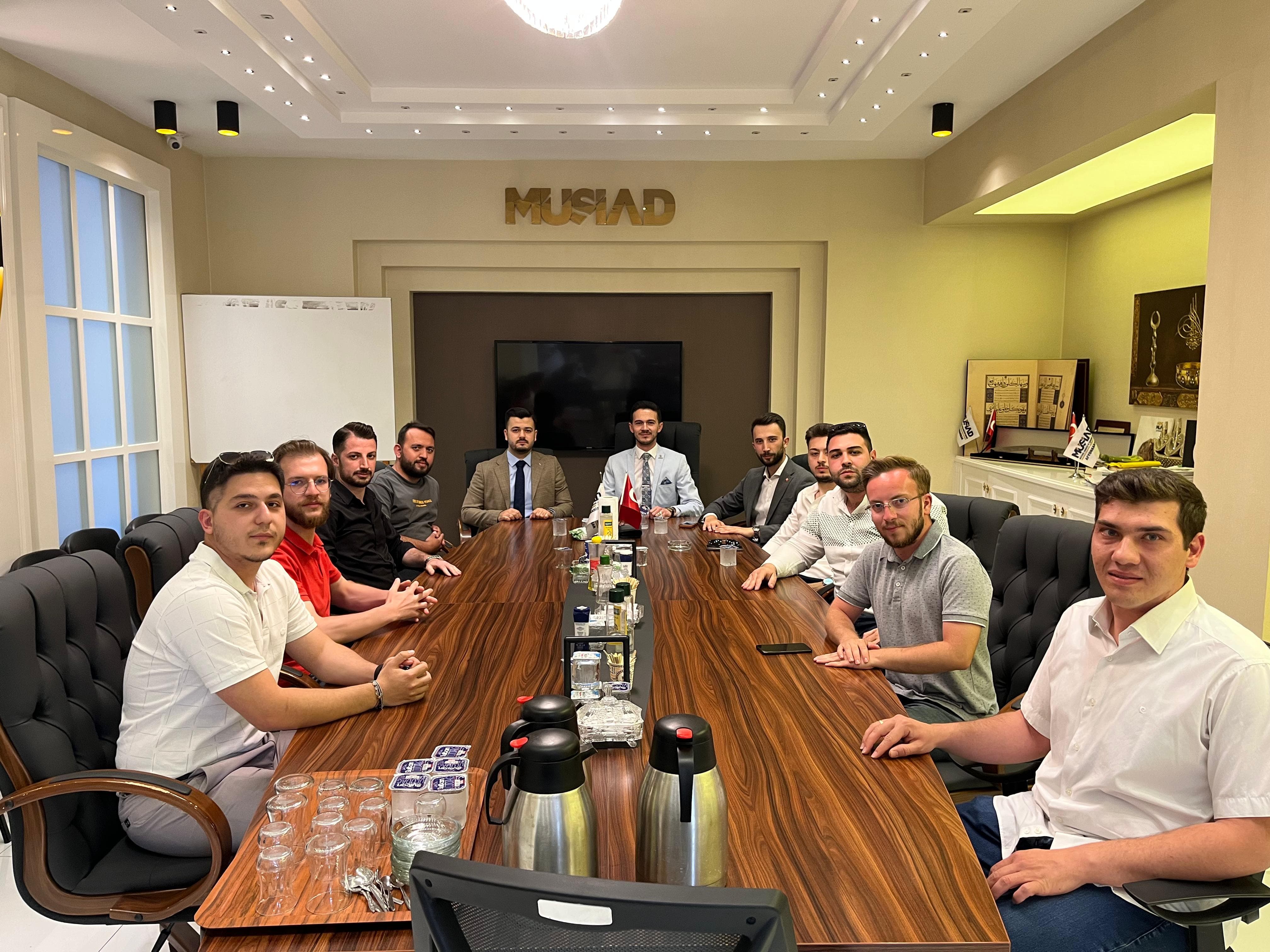 Teşki̇lat Ruhu Sahada Ak Parti̇ Gençli̇ği̇ Afyon’da Buluştu