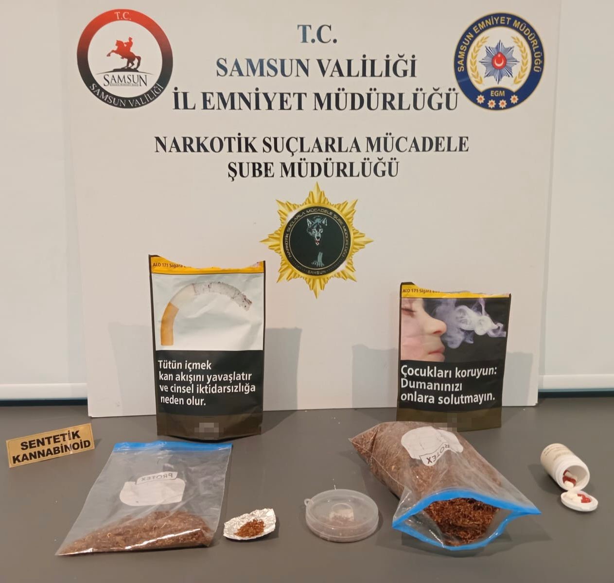 Uyuşturucu Operasyonu3 Ki̇şi̇ Gözaltina Alindi1